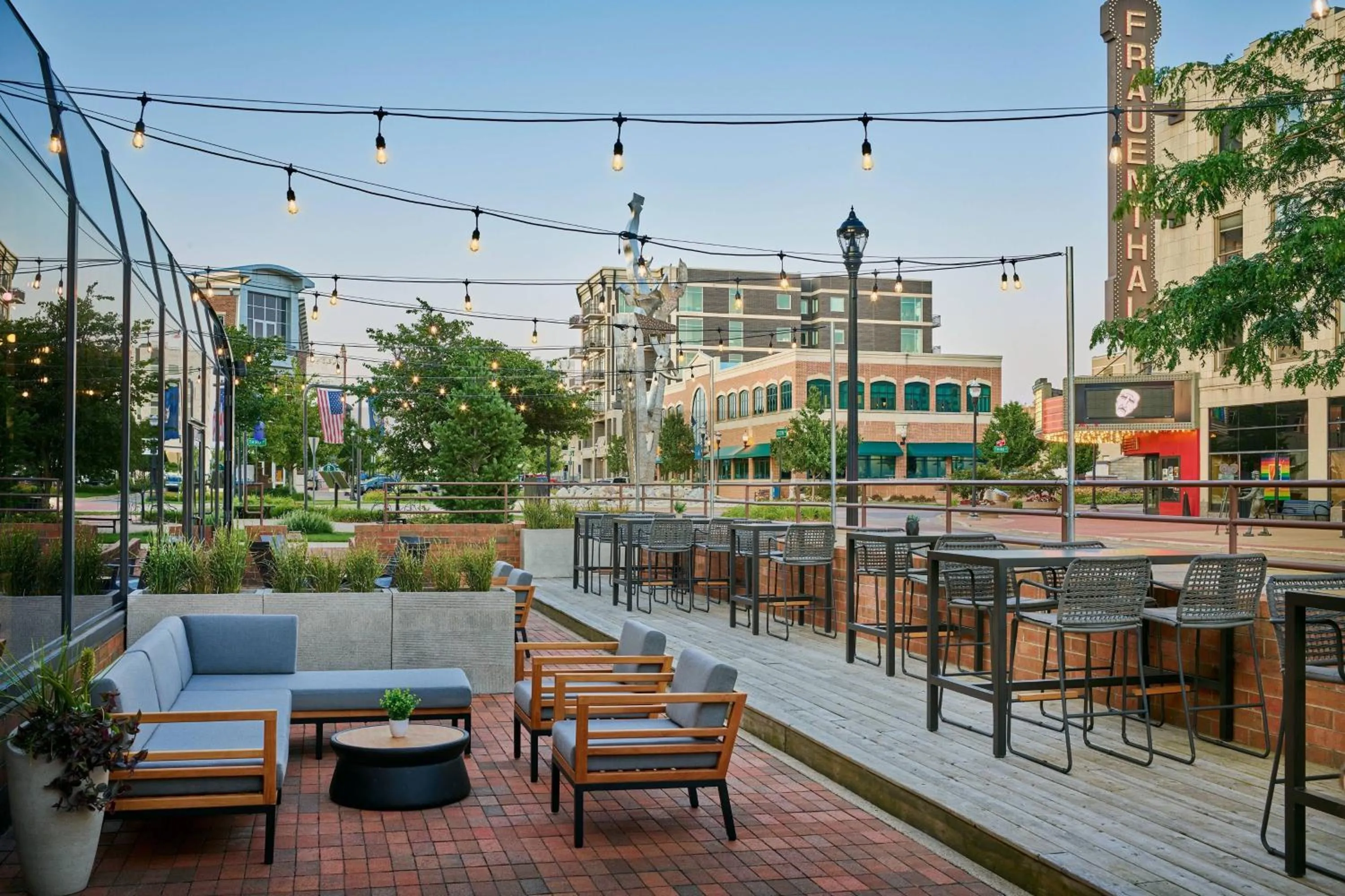 Restaurant/places to eat in Delta Hotels by Marriott Muskegon Convention Center