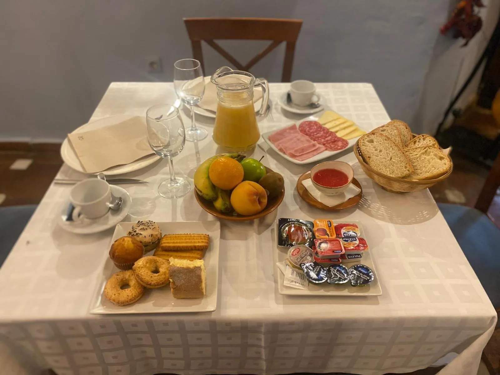 Breakfast in Casas Cueva Tio Tobas Guadix