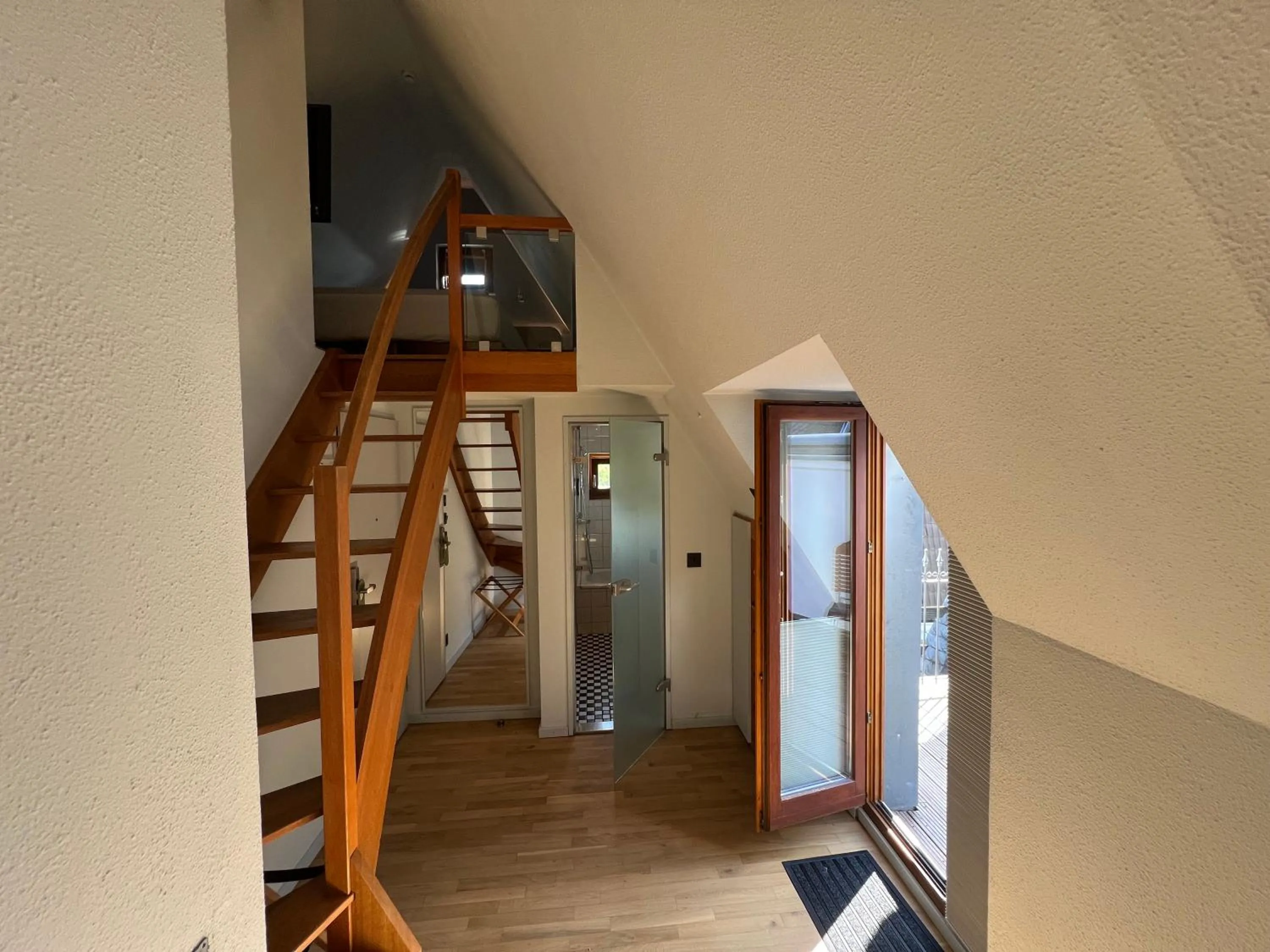 Photo of the whole room in Lint Hotel Köln