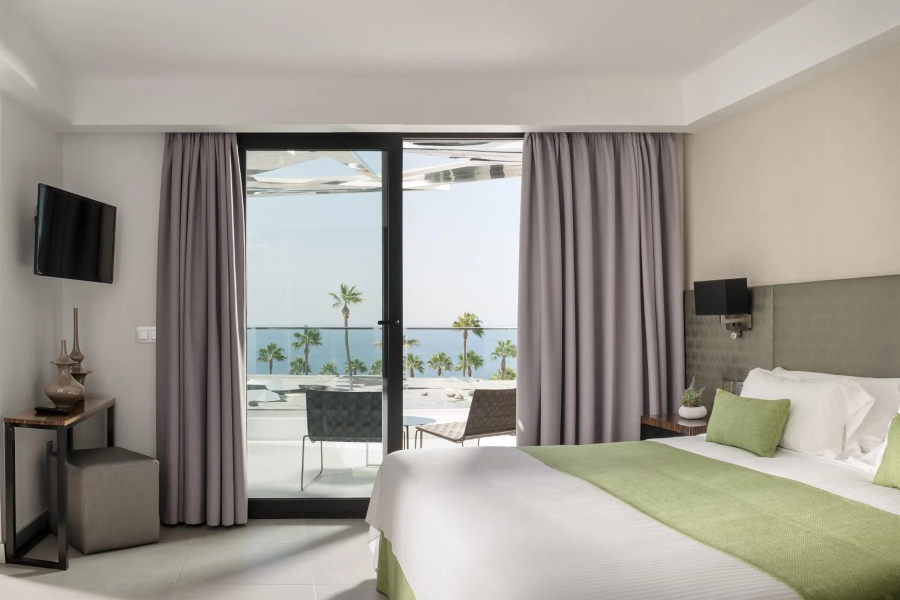 Communal lounge/ TV room, Bed in La Isla y el Mar, Hotel Boutique