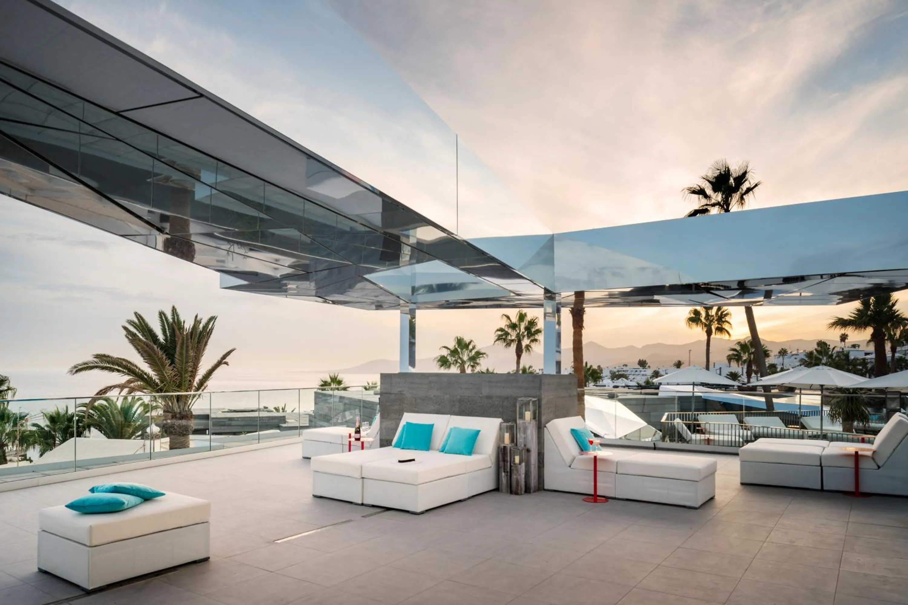 Lounge or bar in La Isla y el Mar, Hotel Boutique