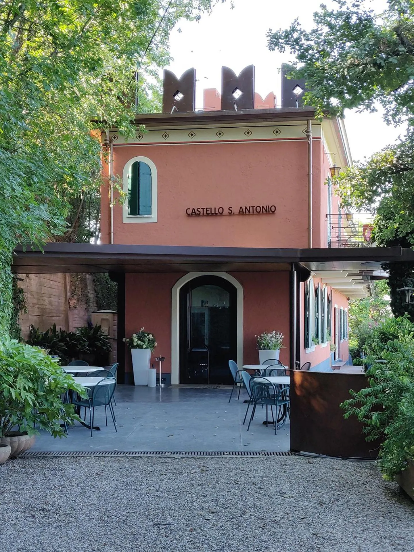 Patio in Hotel Castello S. Antonio