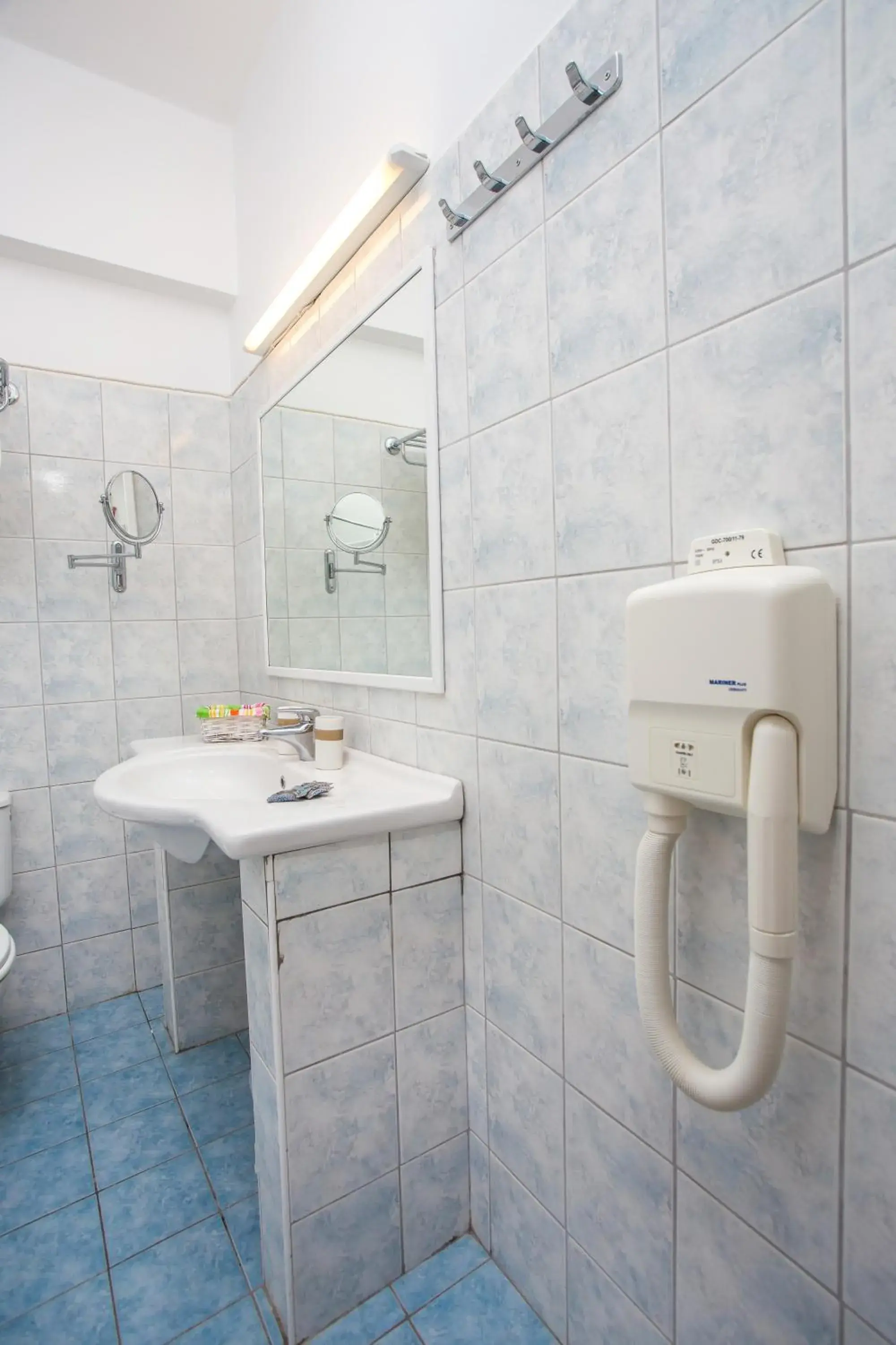 Family Apartment (2 Adults + 2 Children) in Mon Repos Hotel Family Apartment (2 Adults + 2 Children) in Mon Repos Hotel