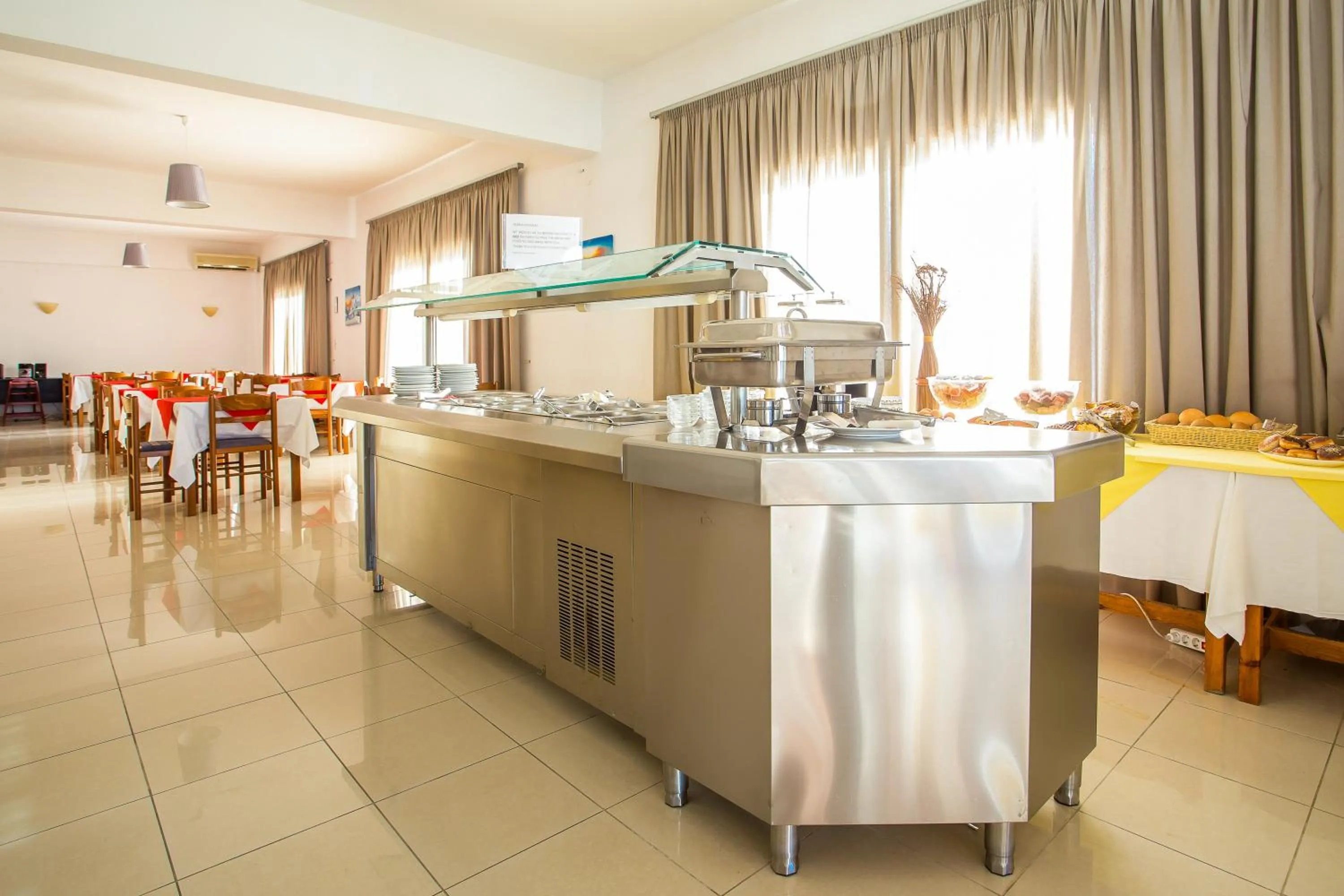 Restaurant/places to eat in Mon Repos Hotel