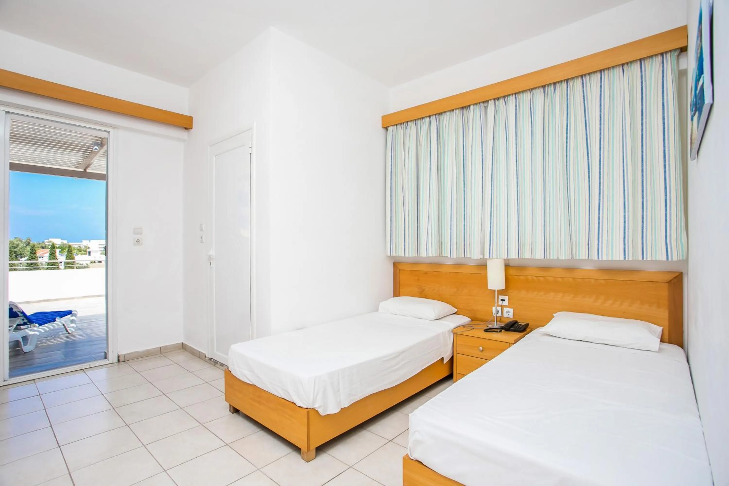 Balcony/Terrace, Bed in Mon Repos Hotel