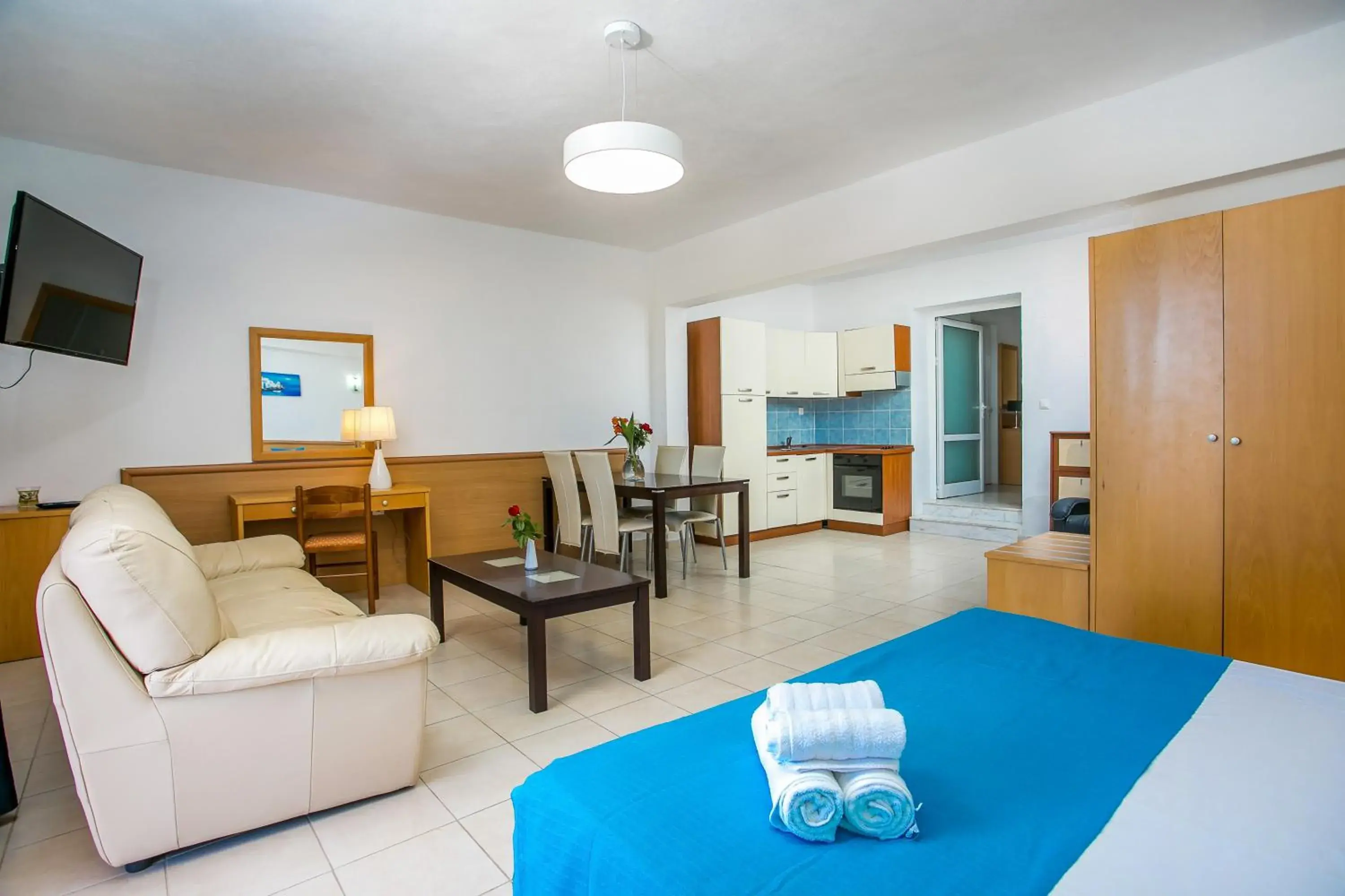 Family Suite (2 Adults + 2 Children) in Mon Repos Hotel Family Suite (2 Adults + 2 Children) in Mon Repos Hotel
