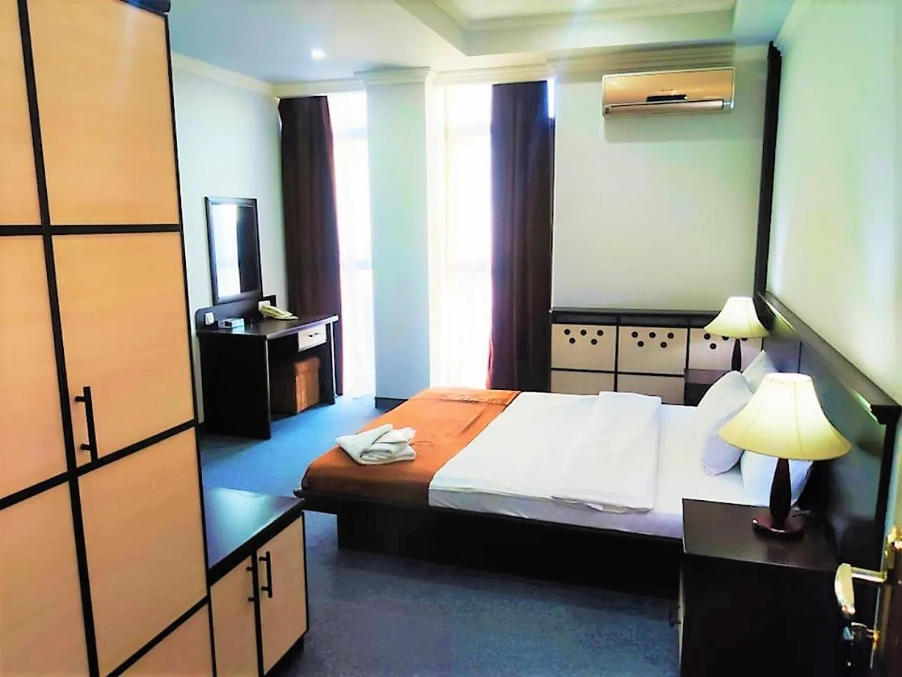 Bedroom, Bed in DDD Hotel