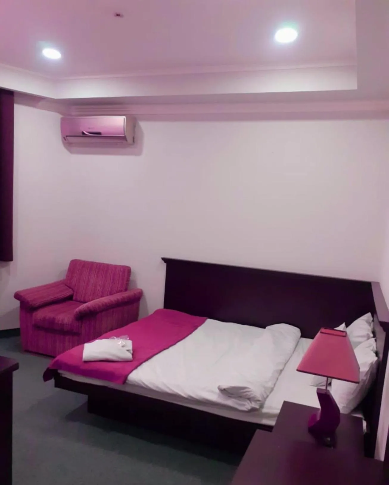 Bedroom, Bed in DDD Hotel