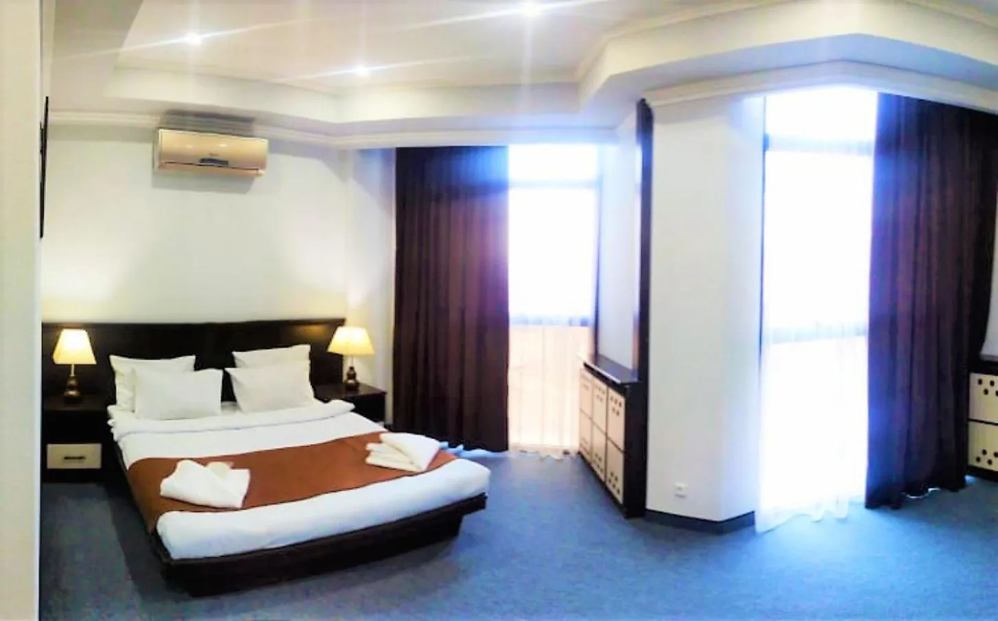 Bedroom, Bed in DDD Hotel