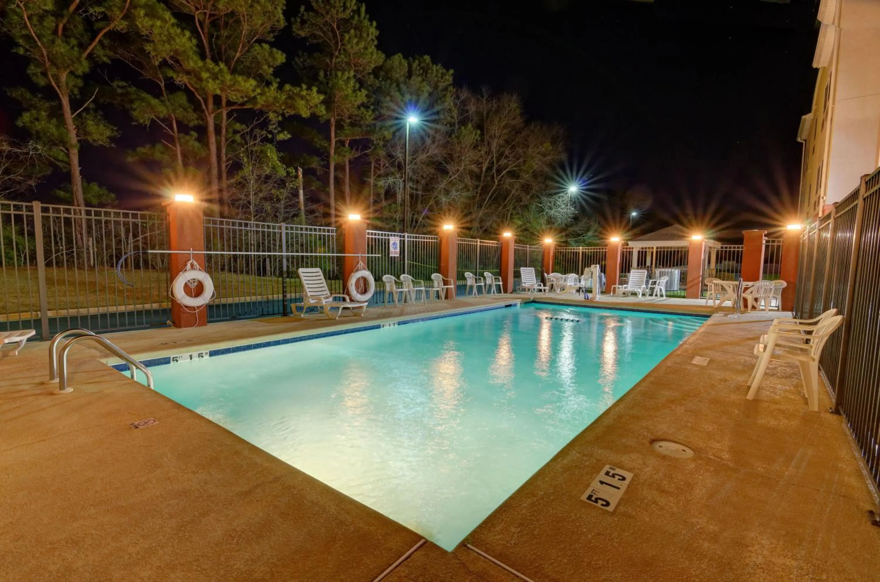 Swimming pool in Candlewood Suites Enterprise by IHG