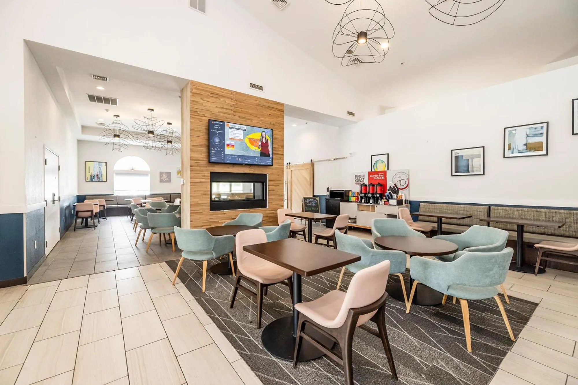 Lobby or reception in Best Western Watertown