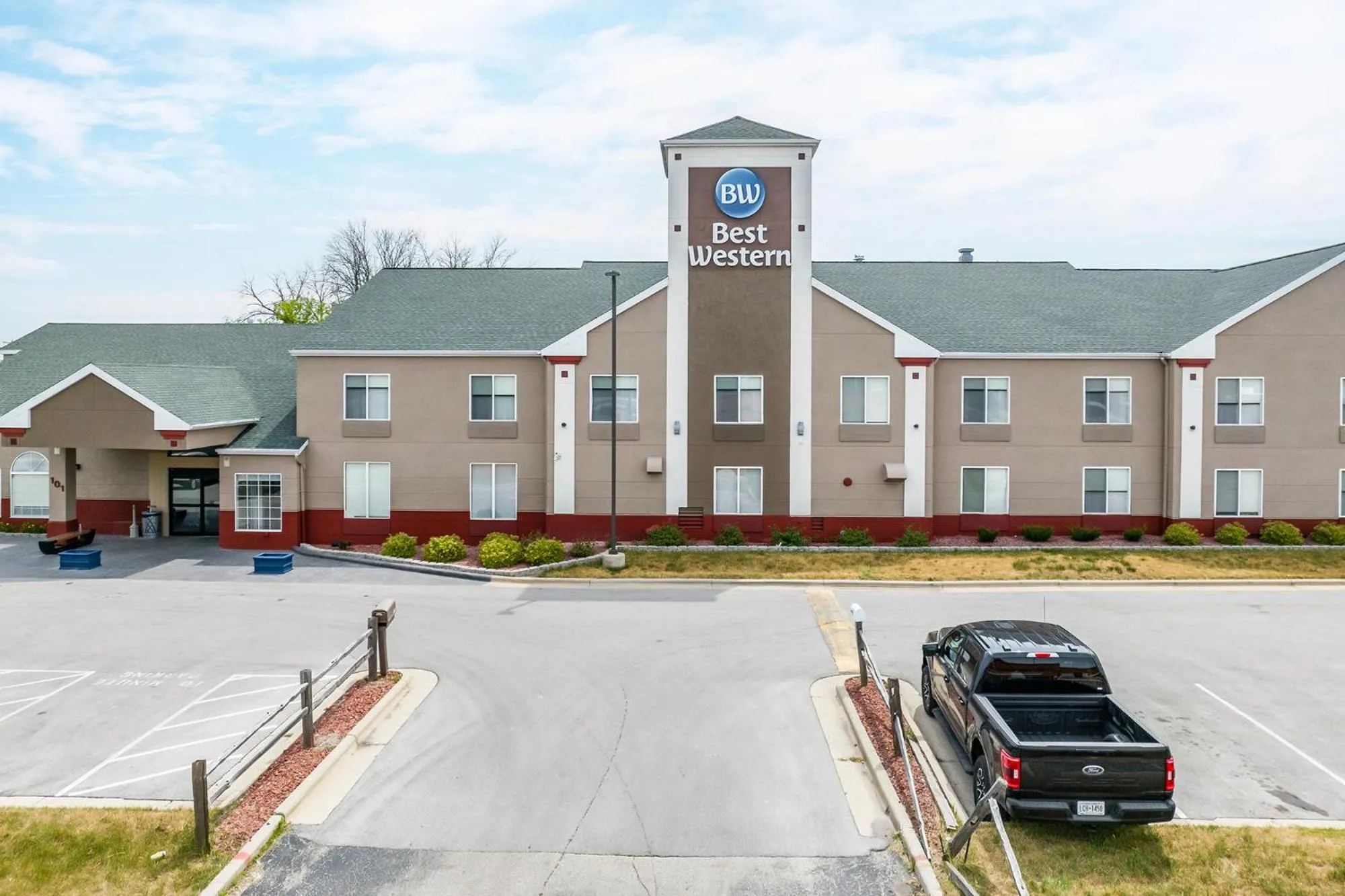 Property building in Best Western Watertown
