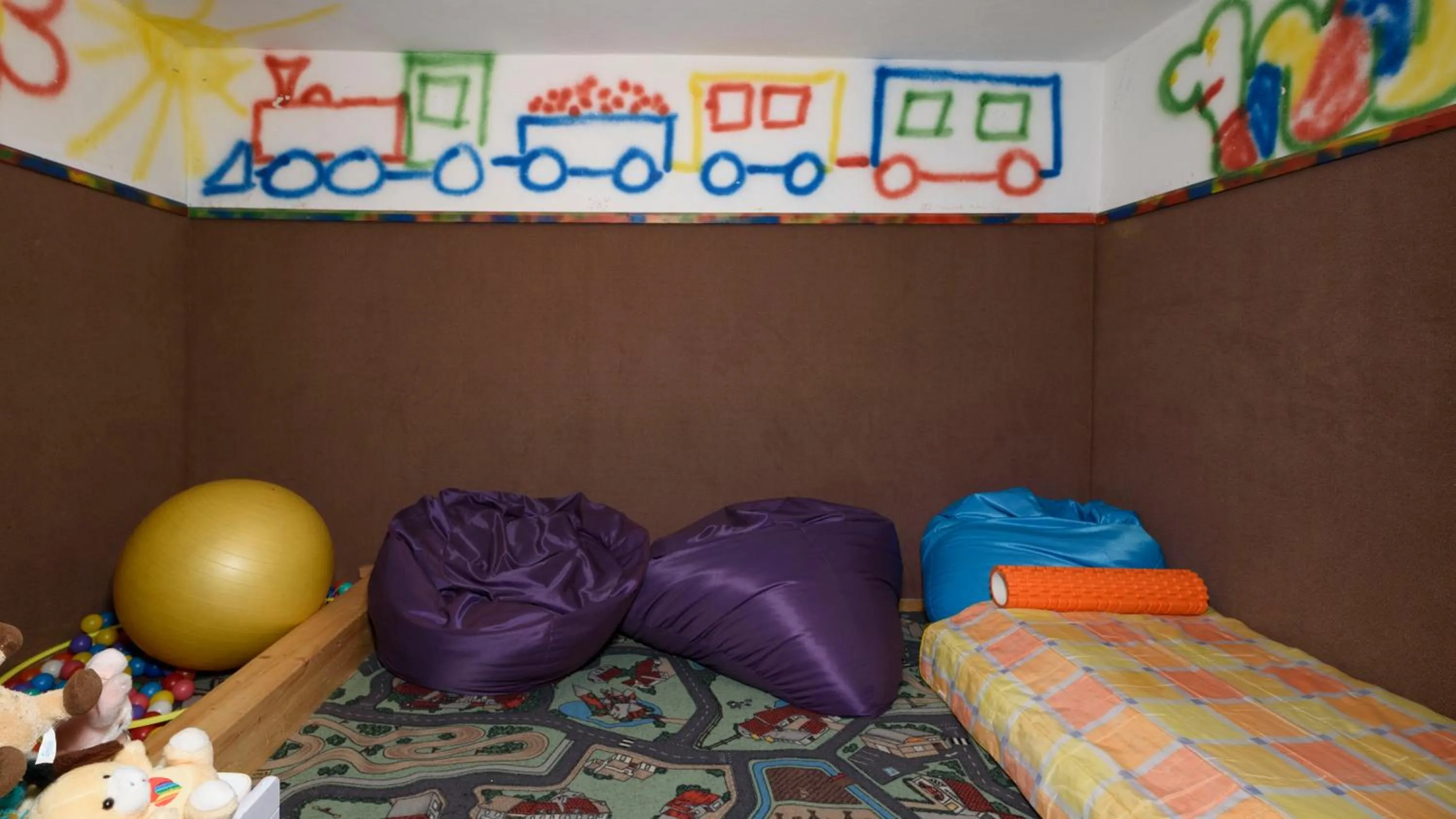 children, Bed in Hotel Landhaus Ausswinkl