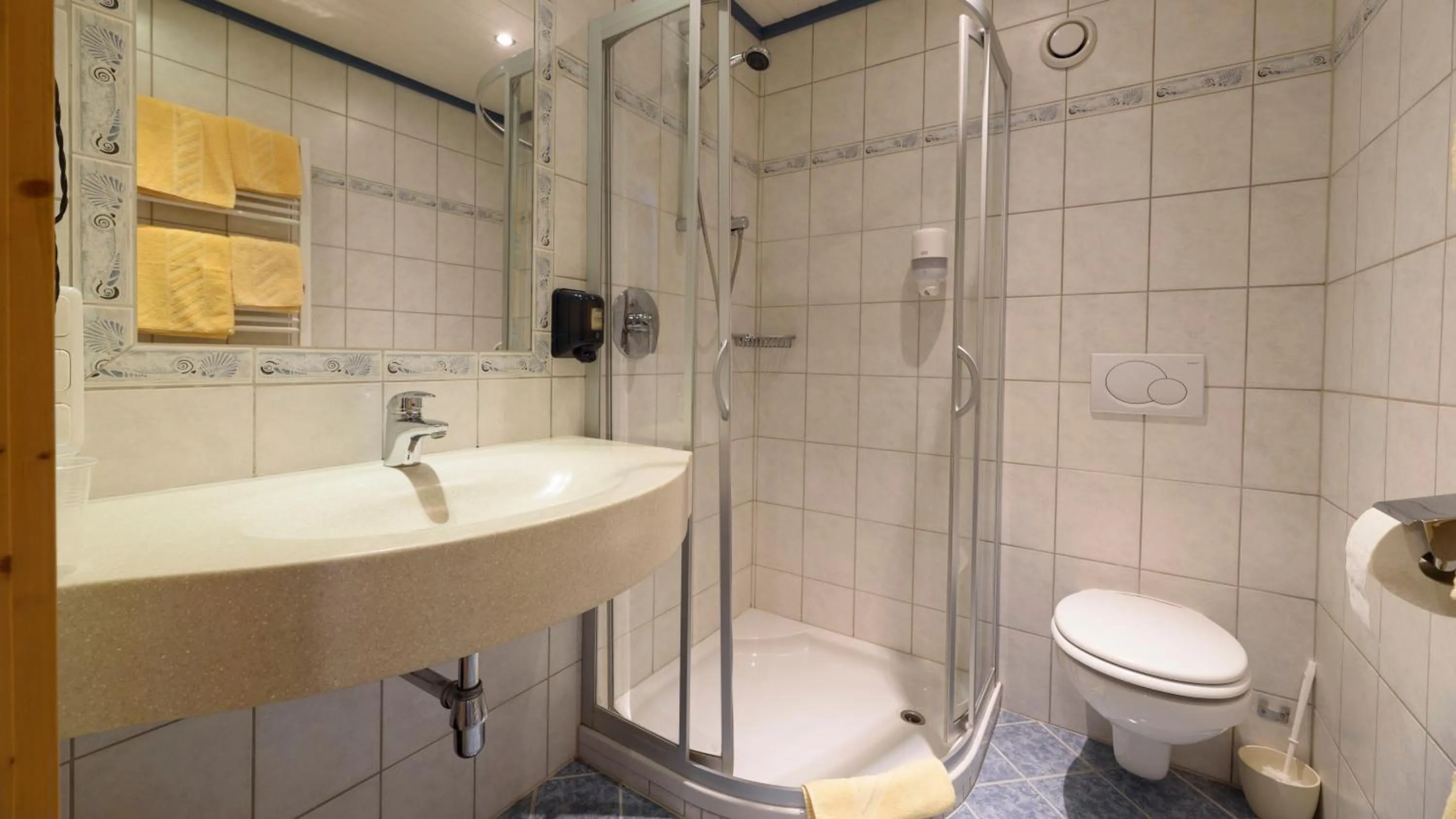 Bathroom in Hotel Landhaus Ausswinkl