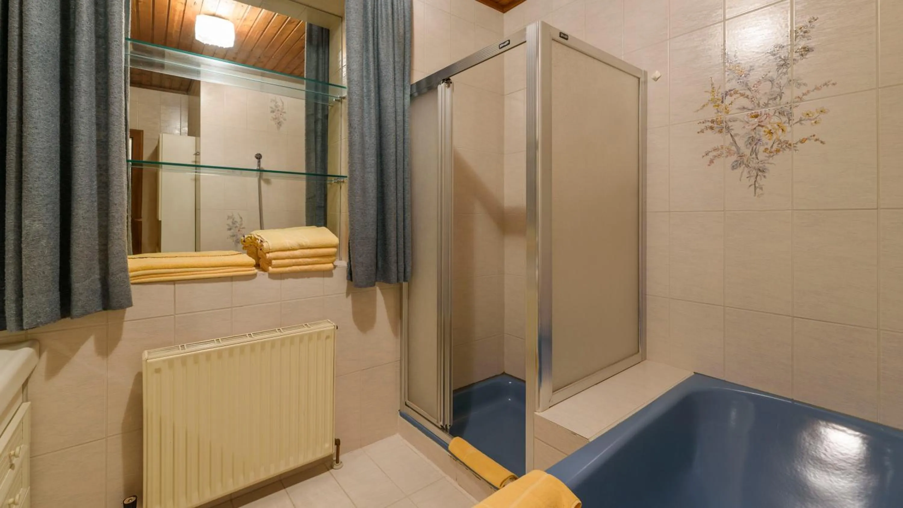 Bathroom in Hotel Landhaus Ausswinkl