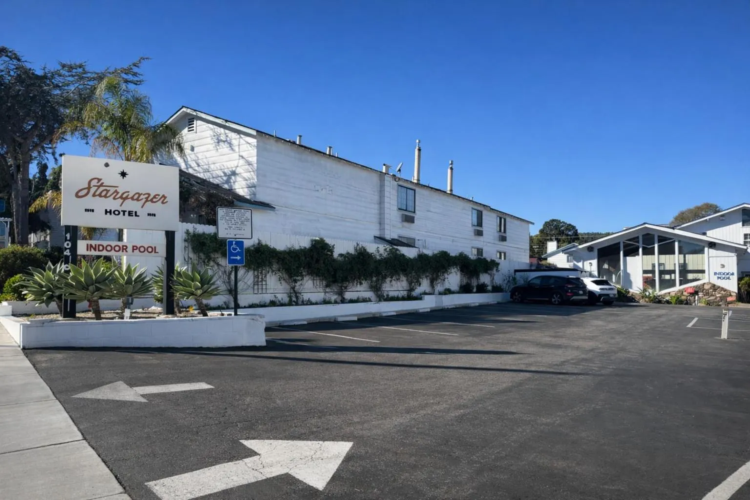 Facade/entrance in Stargazer Hotel