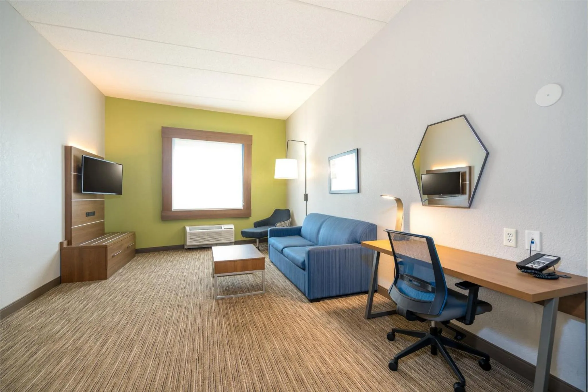 Photo of the whole room in Holiday Inn Express Hotel & Suites Mankato East by IHG