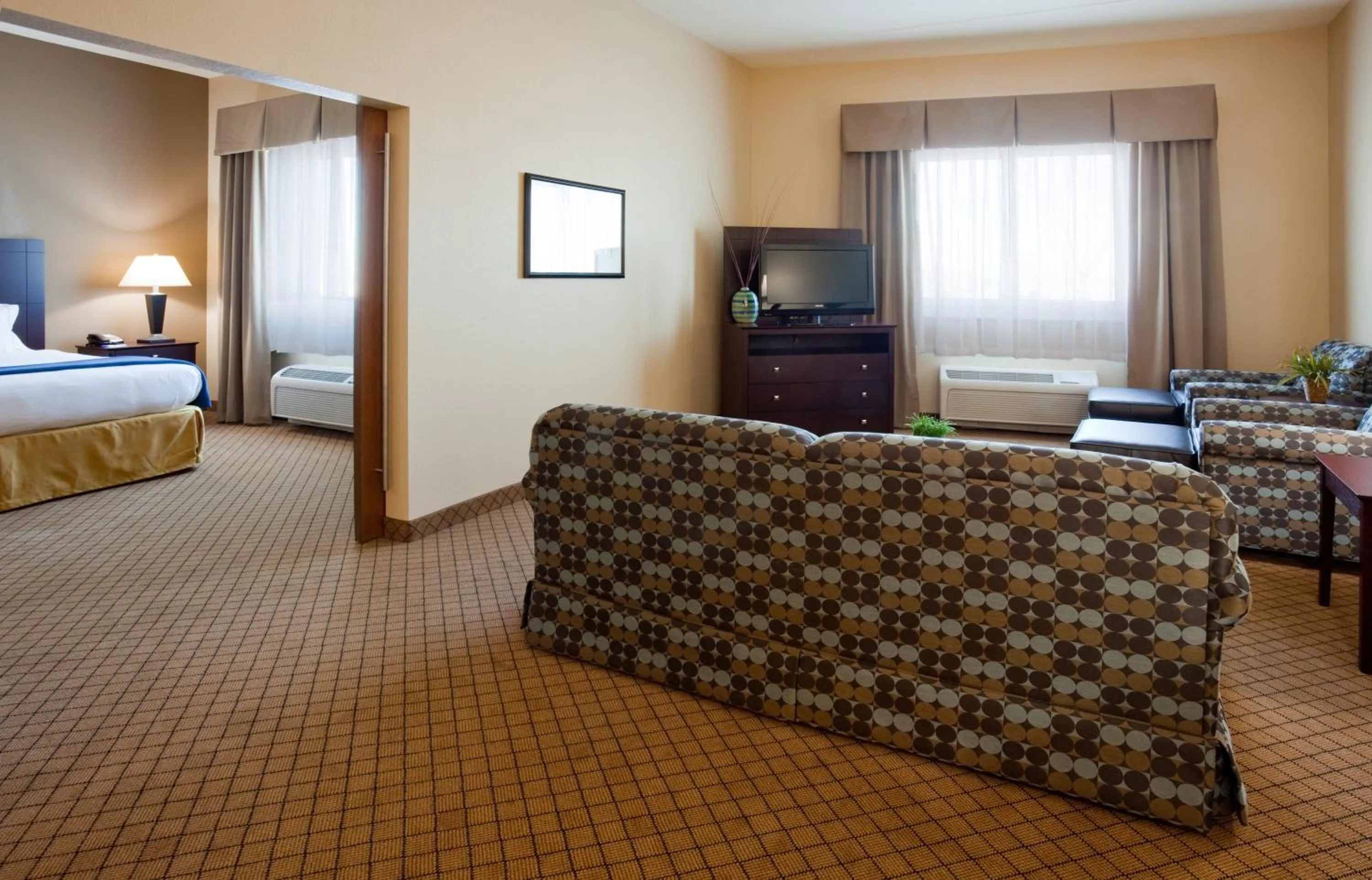 Bedroom, Bed in Holiday Inn Express Hotel & Suites Mankato East by IHG