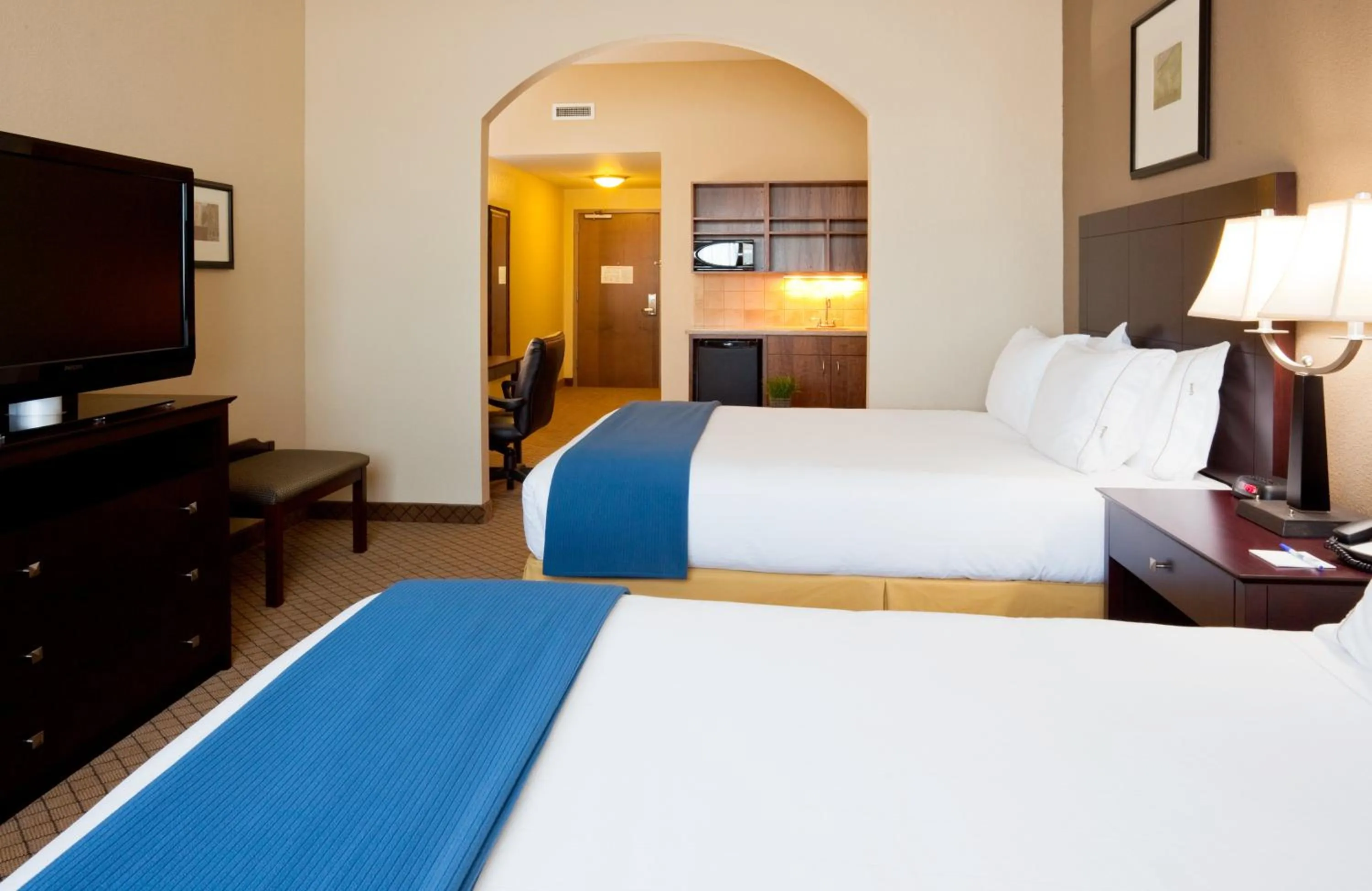 Bedroom, Bed in Holiday Inn Express Hotel & Suites Mankato East by IHG