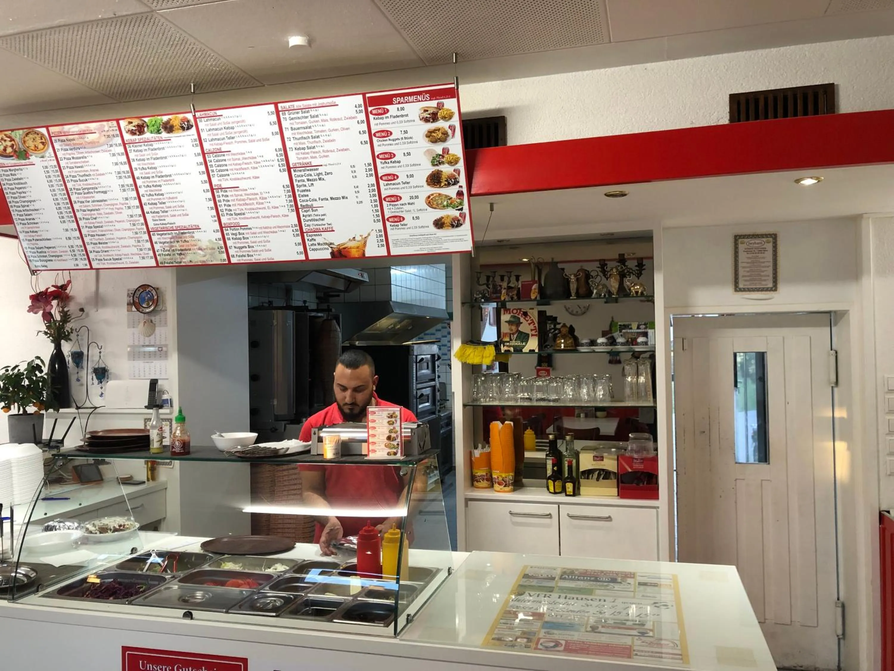 Restaurant/places to eat in Hotel Einstein