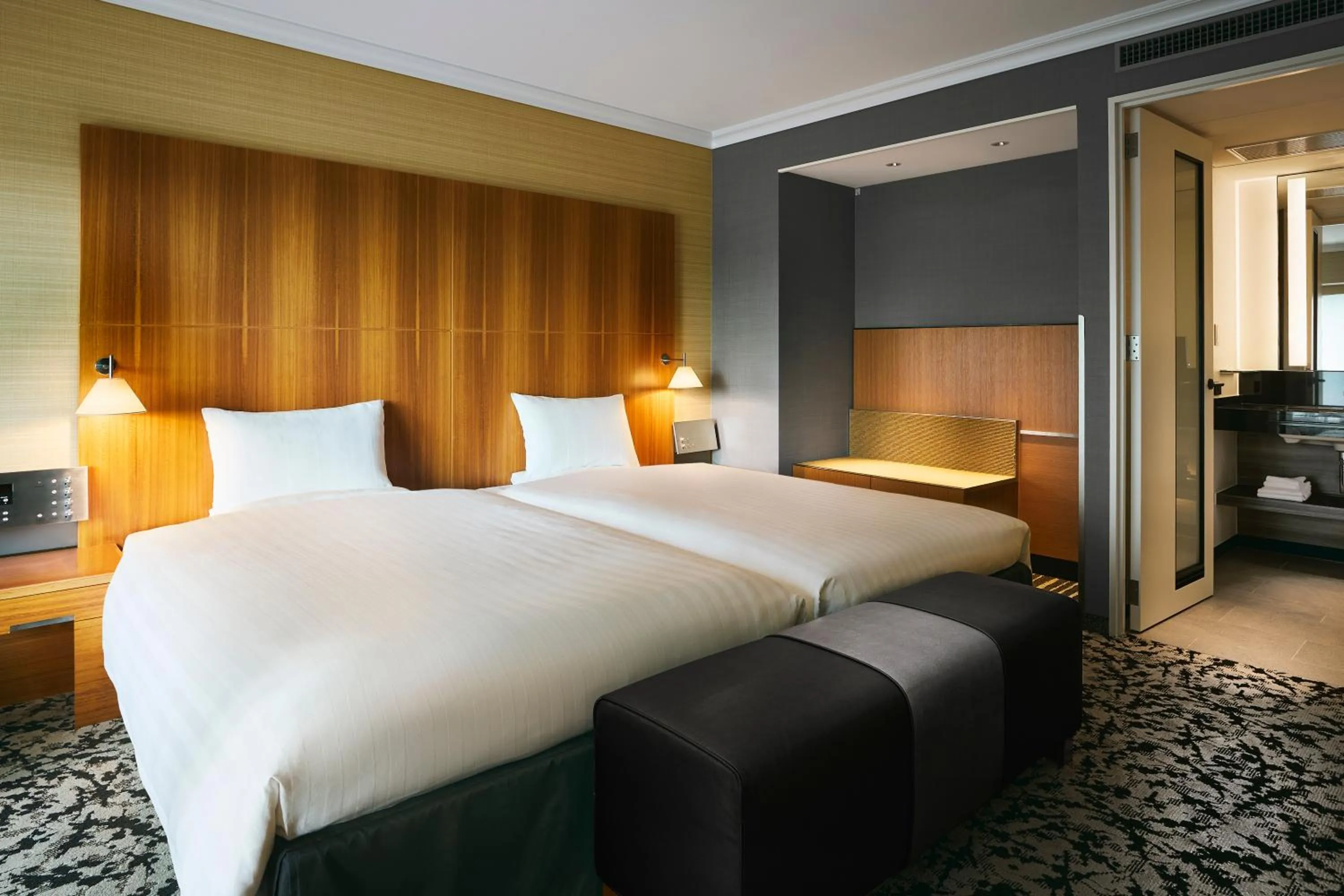 Bedroom, Bed in Hotel New Otani Osaka