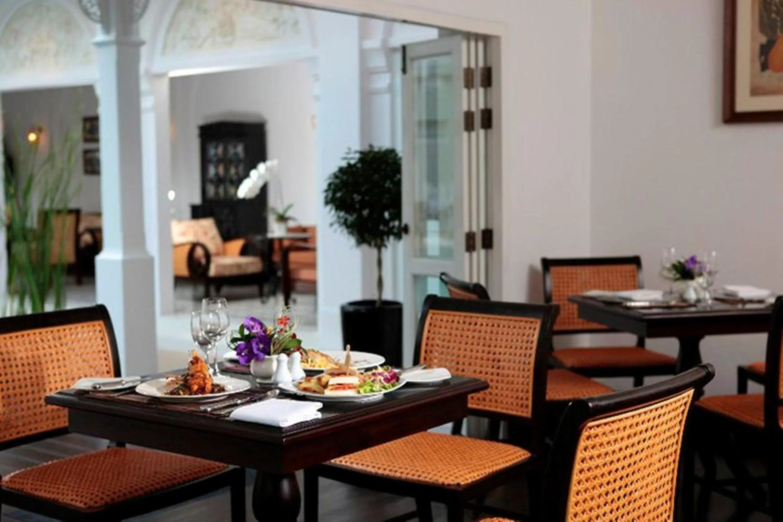 Restaurant/places to eat in Ping Nakara Boutique Hotel And Spa