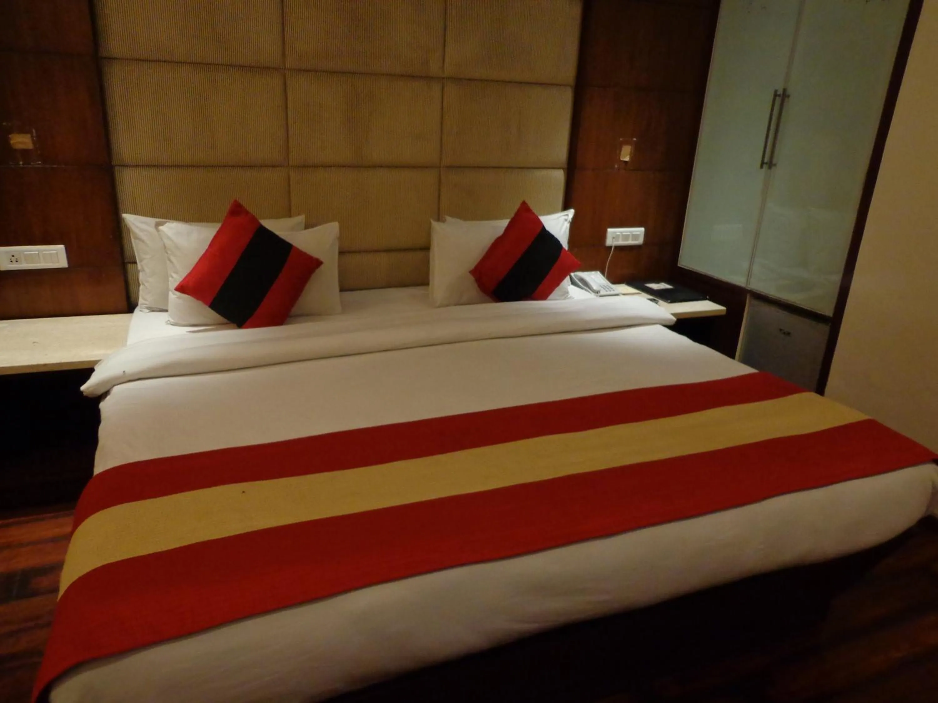 Bed in Hotel Aura - New Delhi Railway Station
