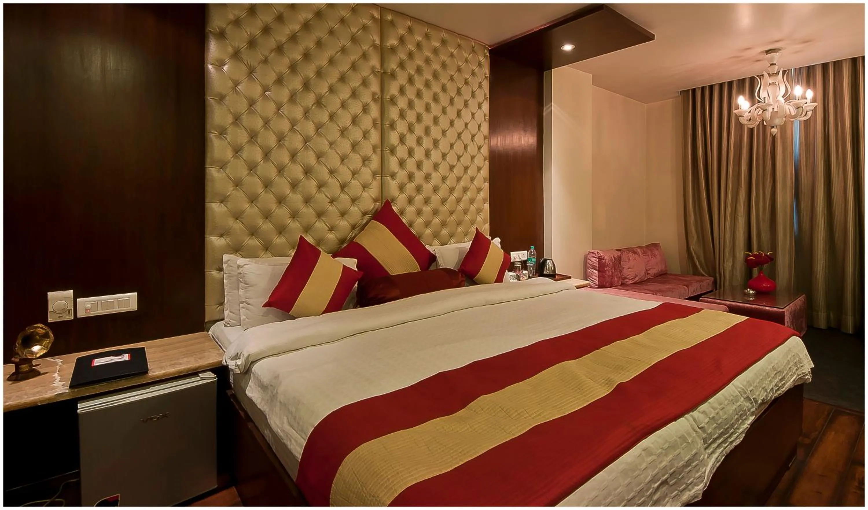 Bedroom, Bed in Hotel Aura - New Delhi Railway Station