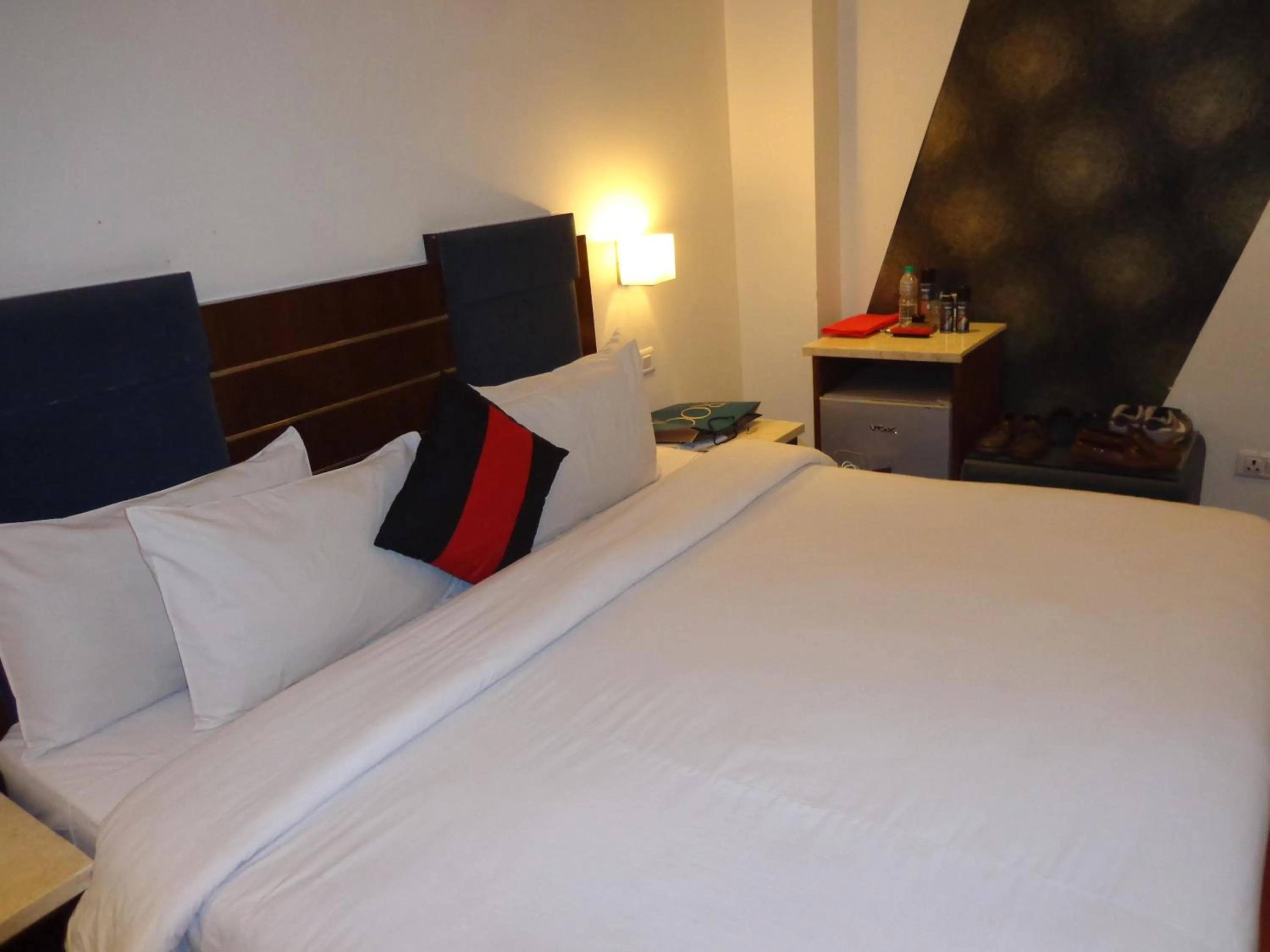 Bed in Hotel Aura - New Delhi Railway Station