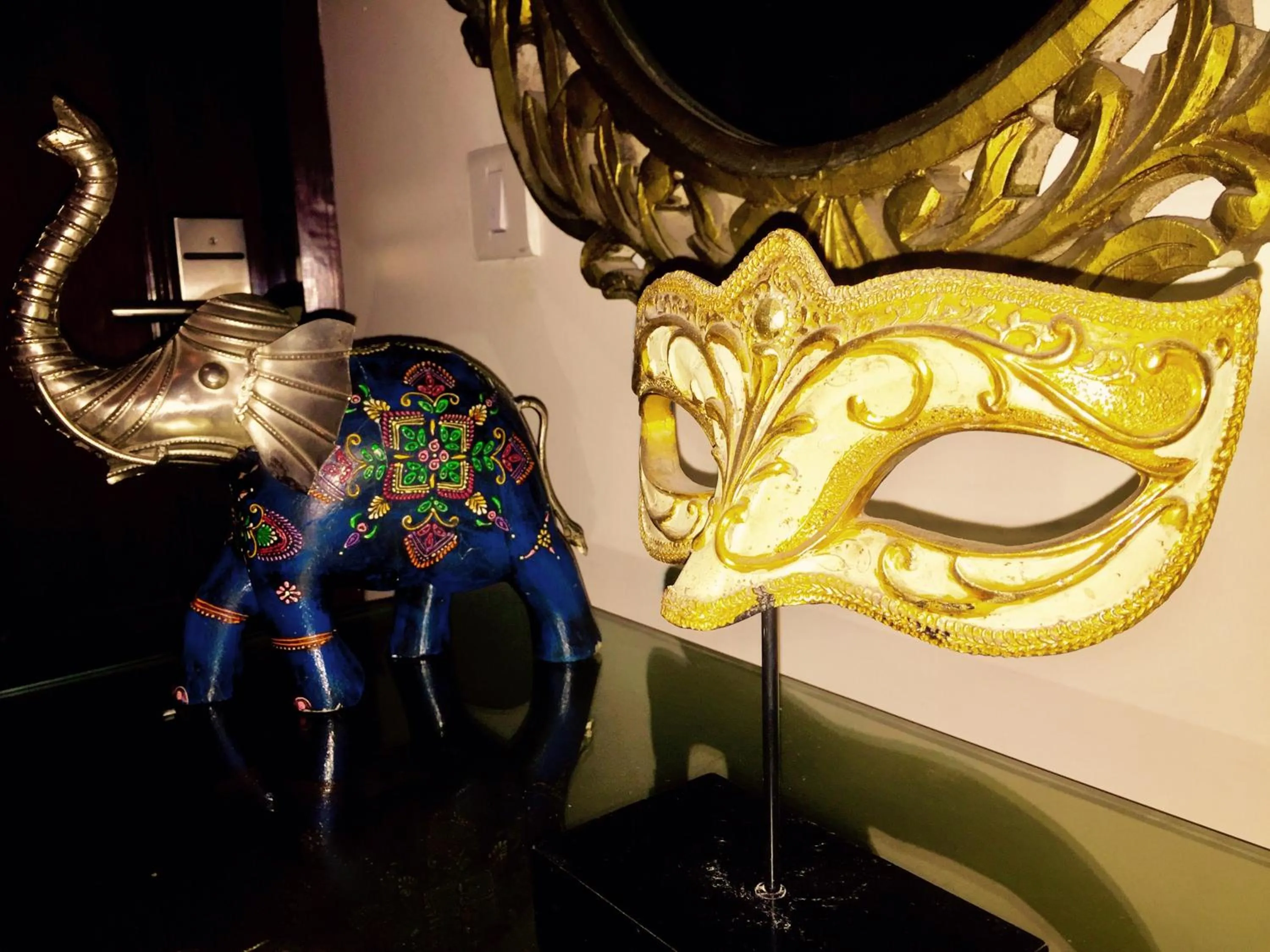 Decorative detail in Hotel Aura - New Delhi Railway Station