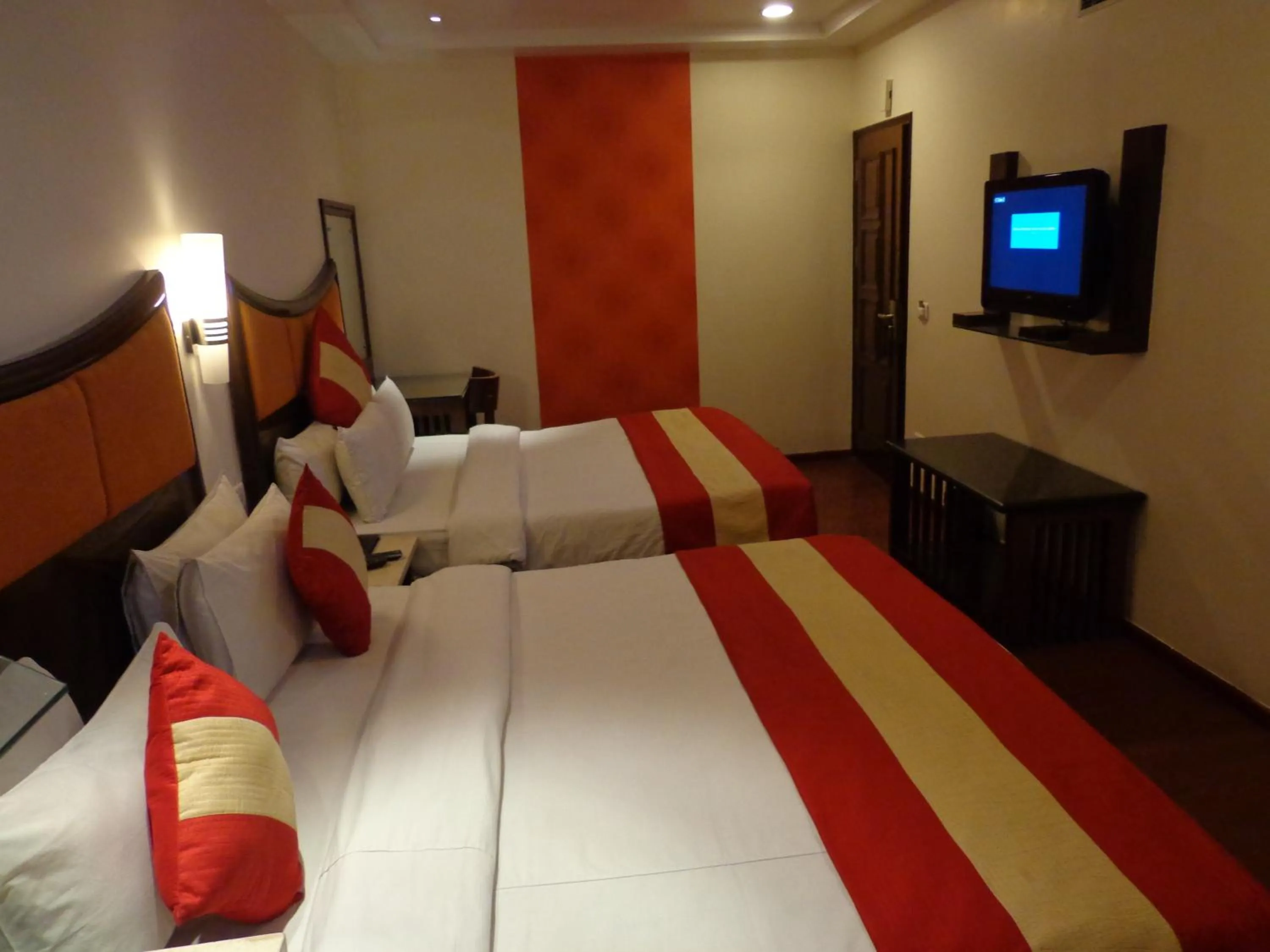 Bed in Hotel Aura - New Delhi Railway Station