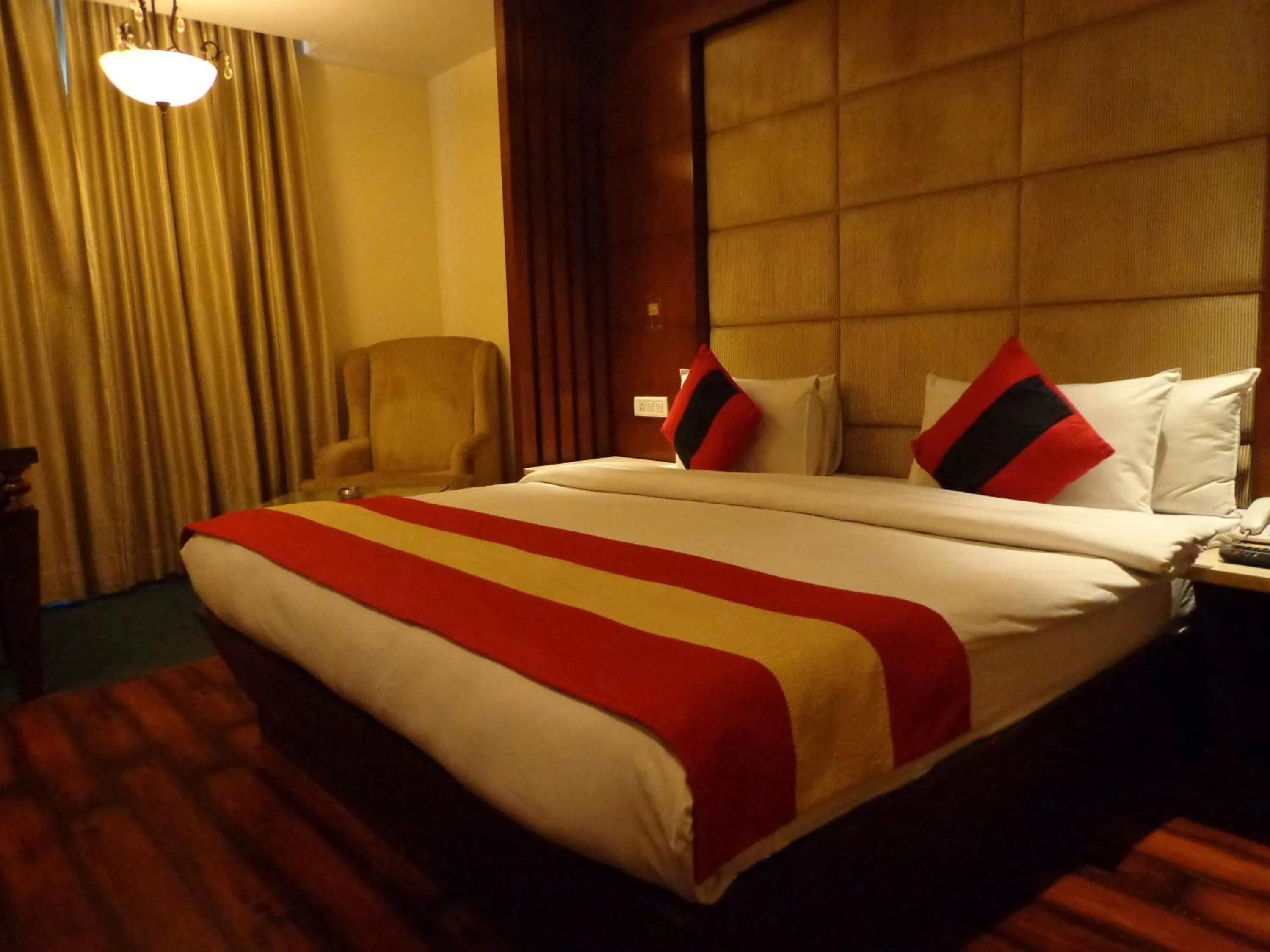 Bed in Hotel Aura - New Delhi Railway Station