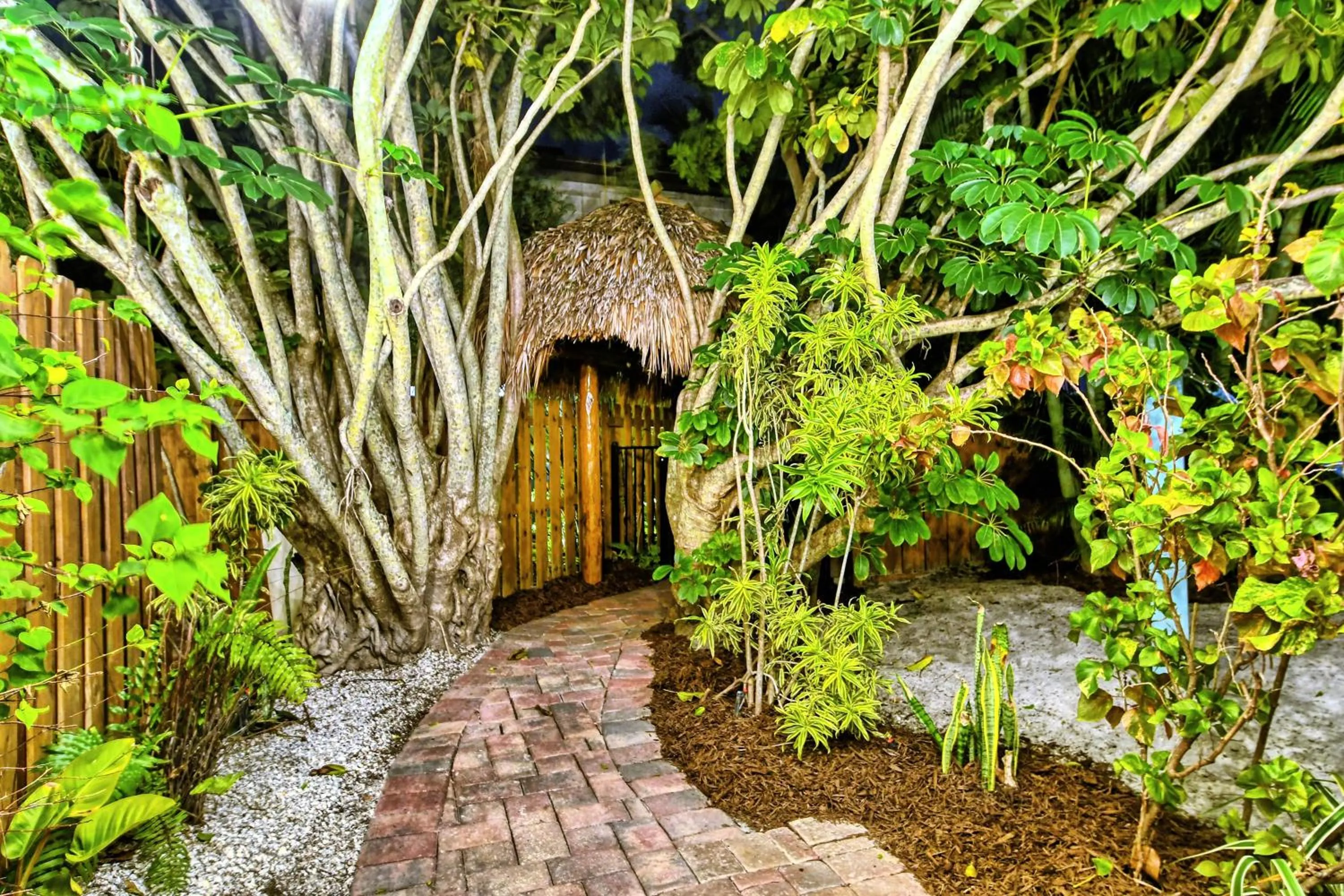 Facade/entrance in Siesta Key Palms Resort