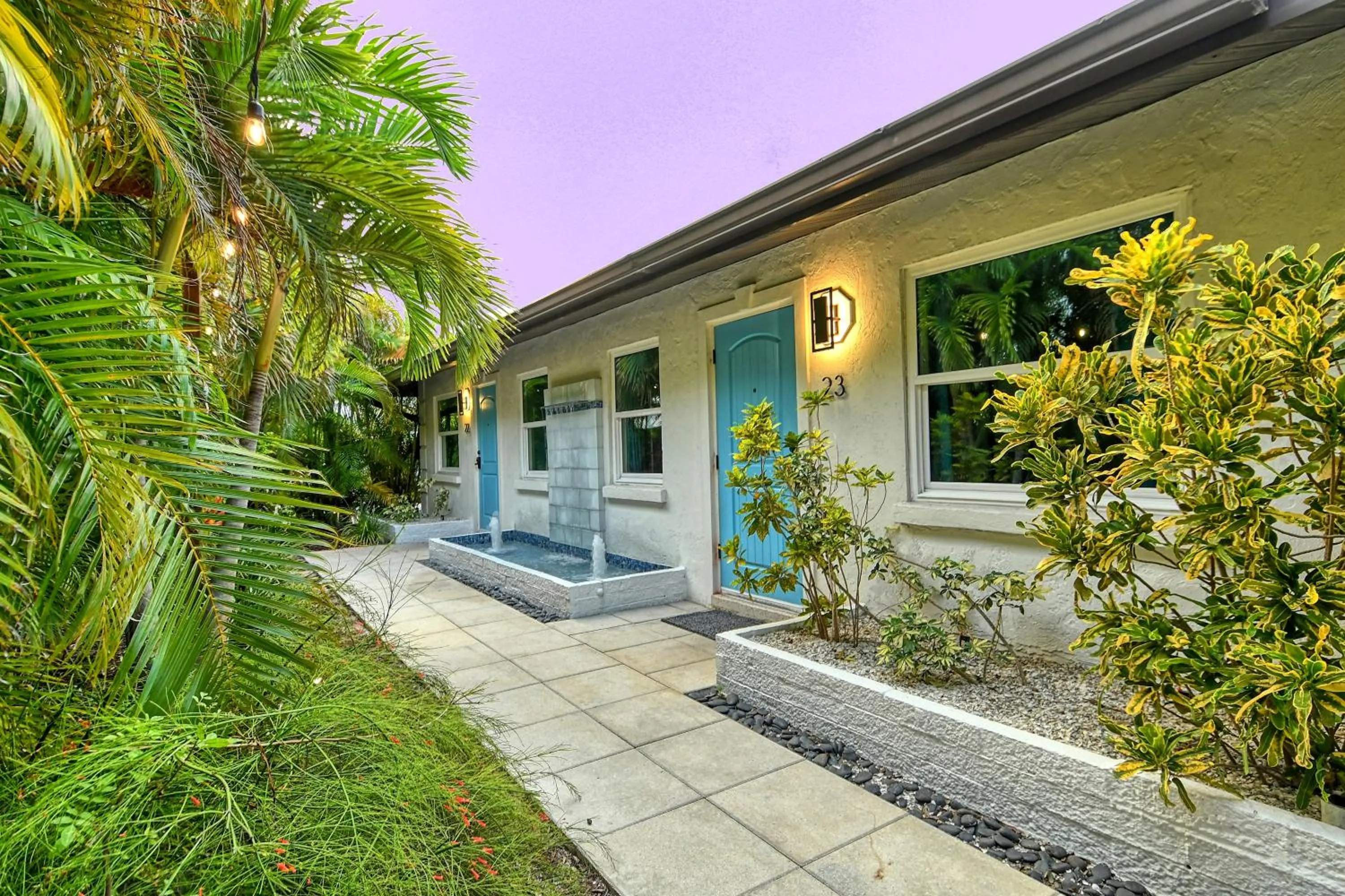 Property building in Siesta Key Palms Resort