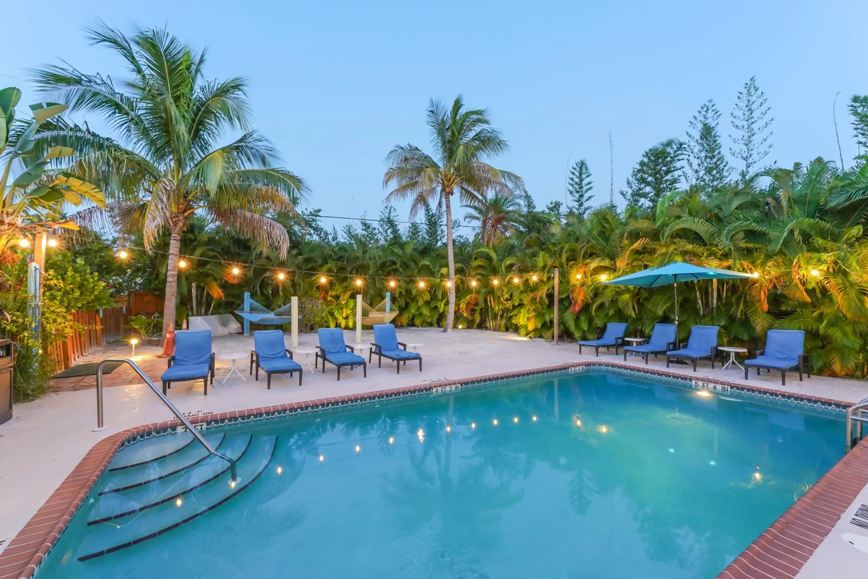 Swimming pool in Siesta Key Palms Resort