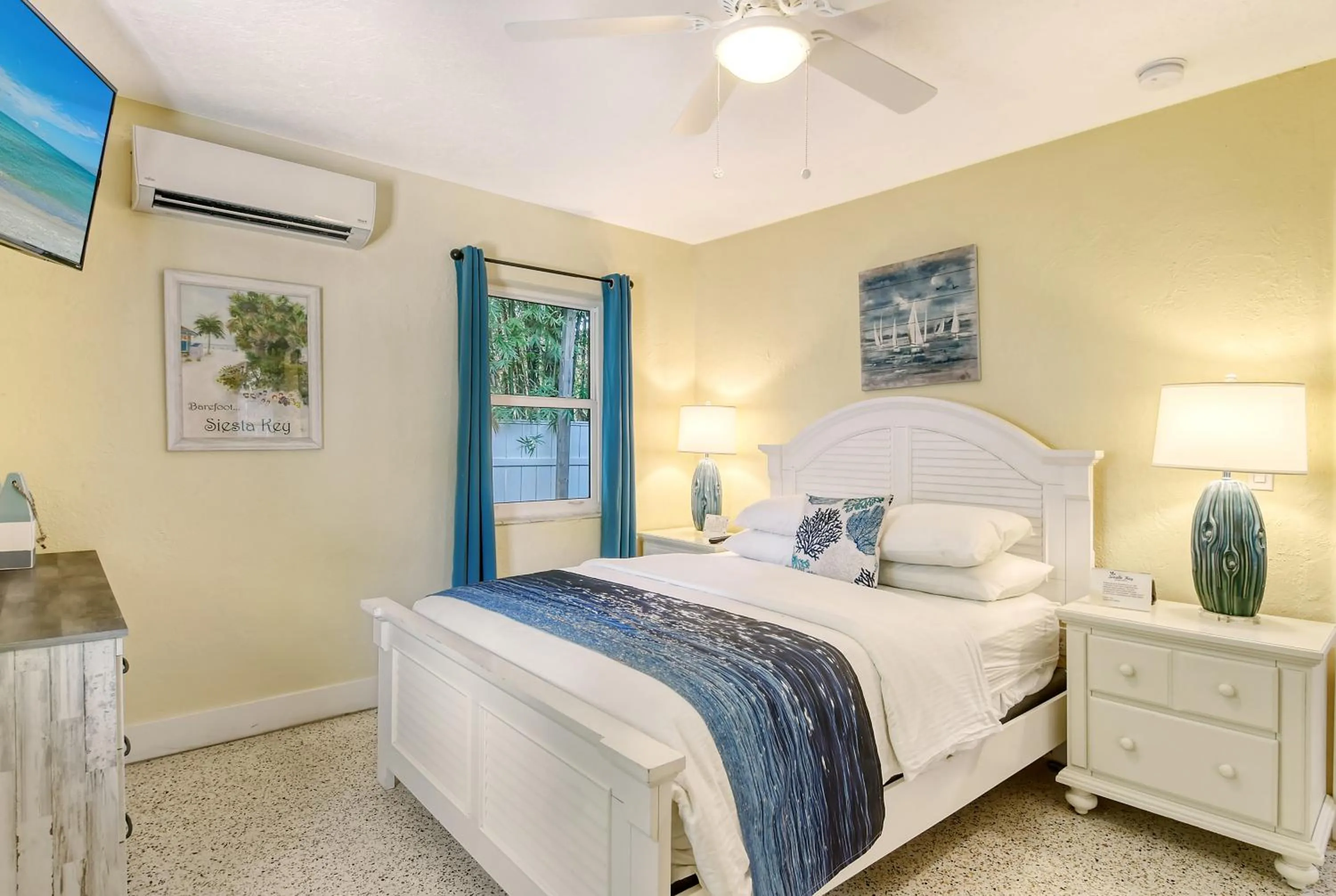 Bedroom, Bed in Siesta Key Palms Resort