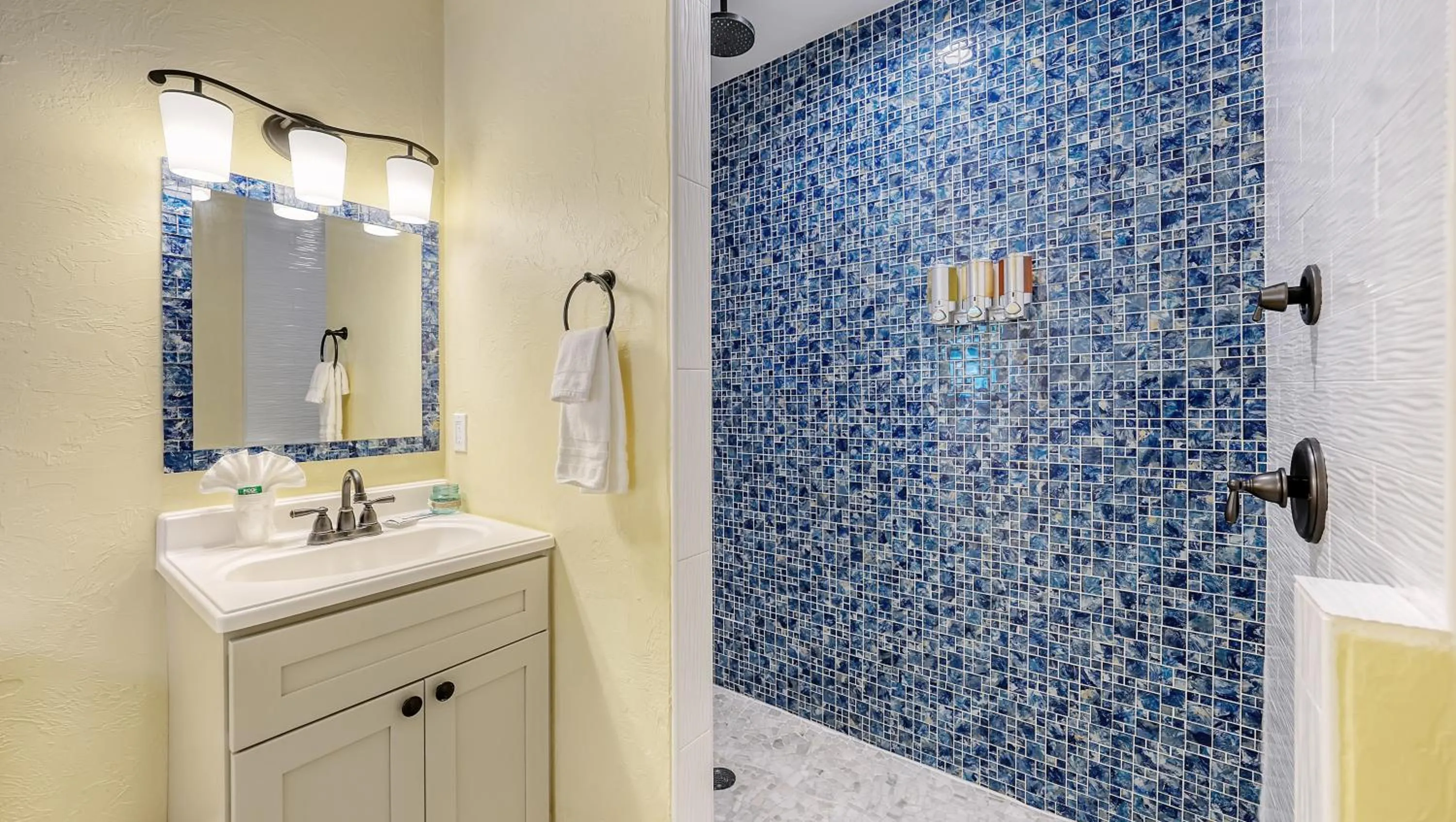 Bathroom in Siesta Key Palms Resort