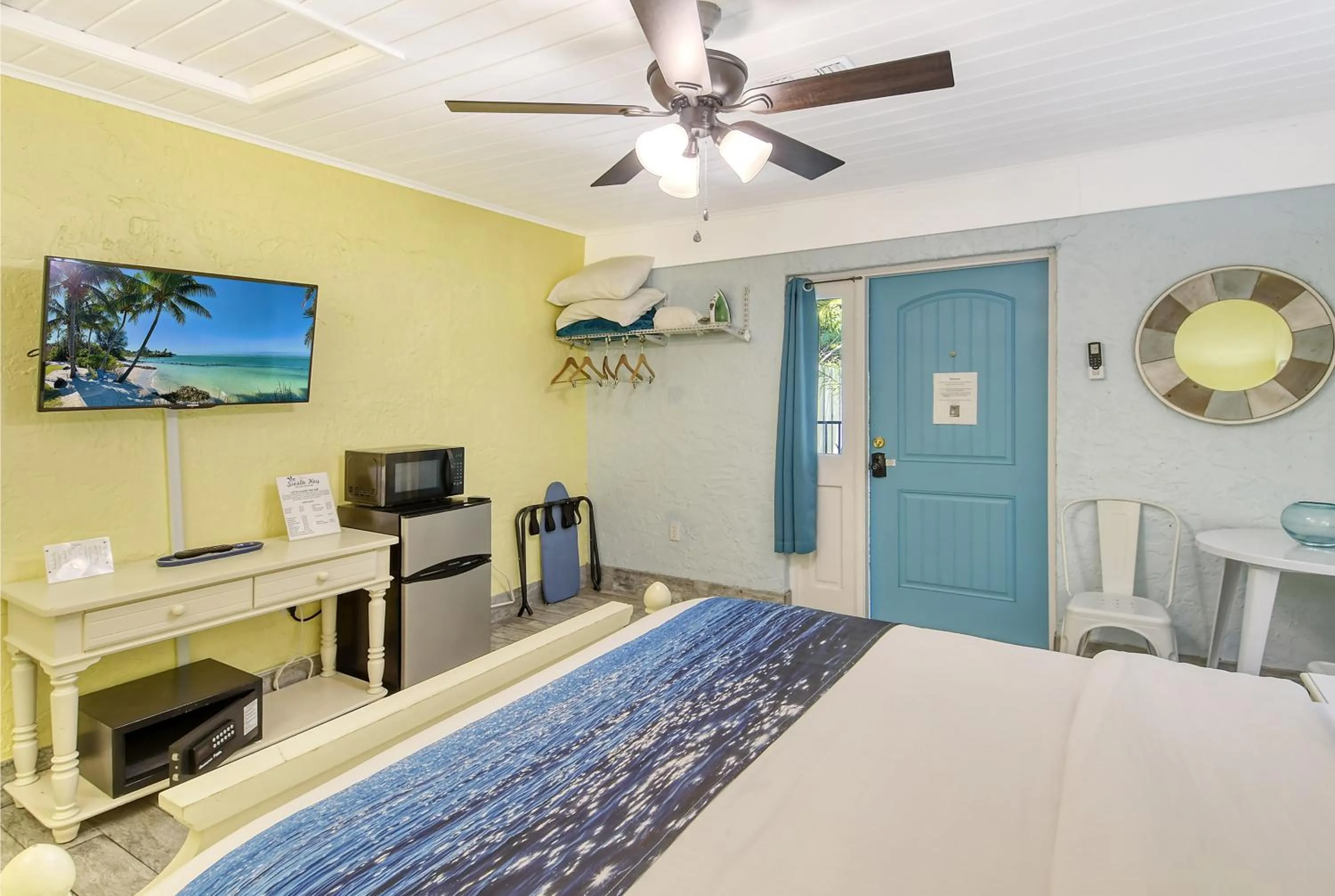 Bedroom in Siesta Key Palms Resort