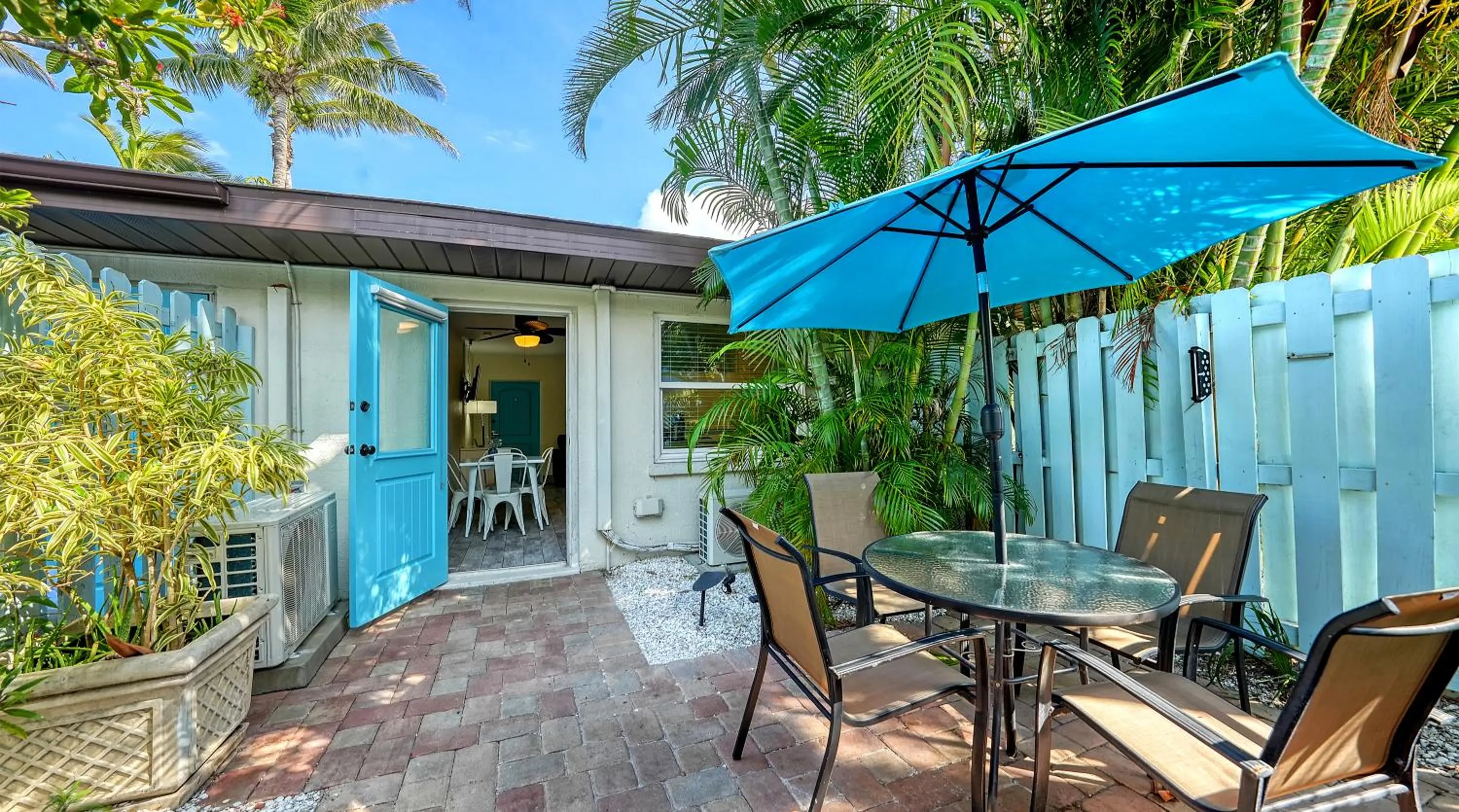 Siesta Key Palms Resort