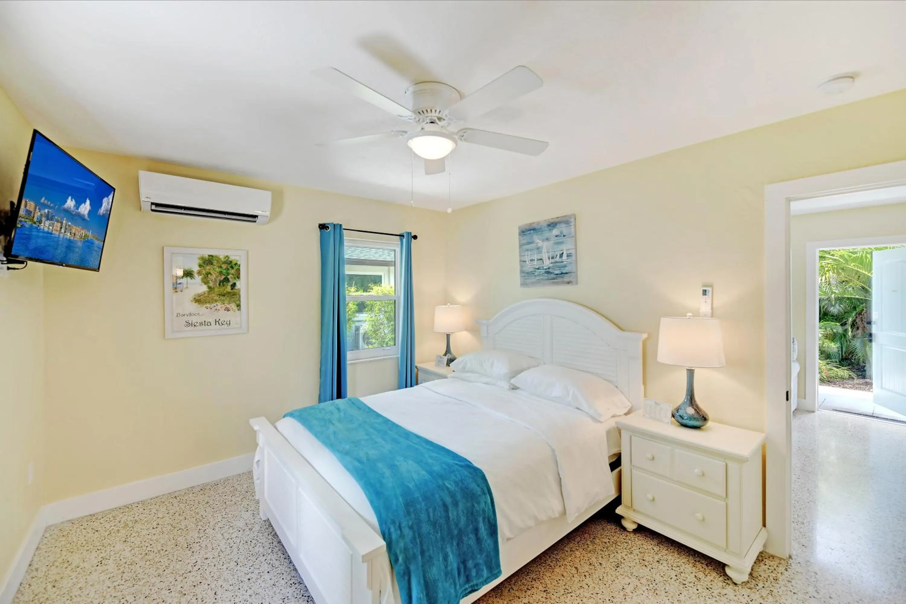 Bedroom, Bed in Siesta Key Palms Resort