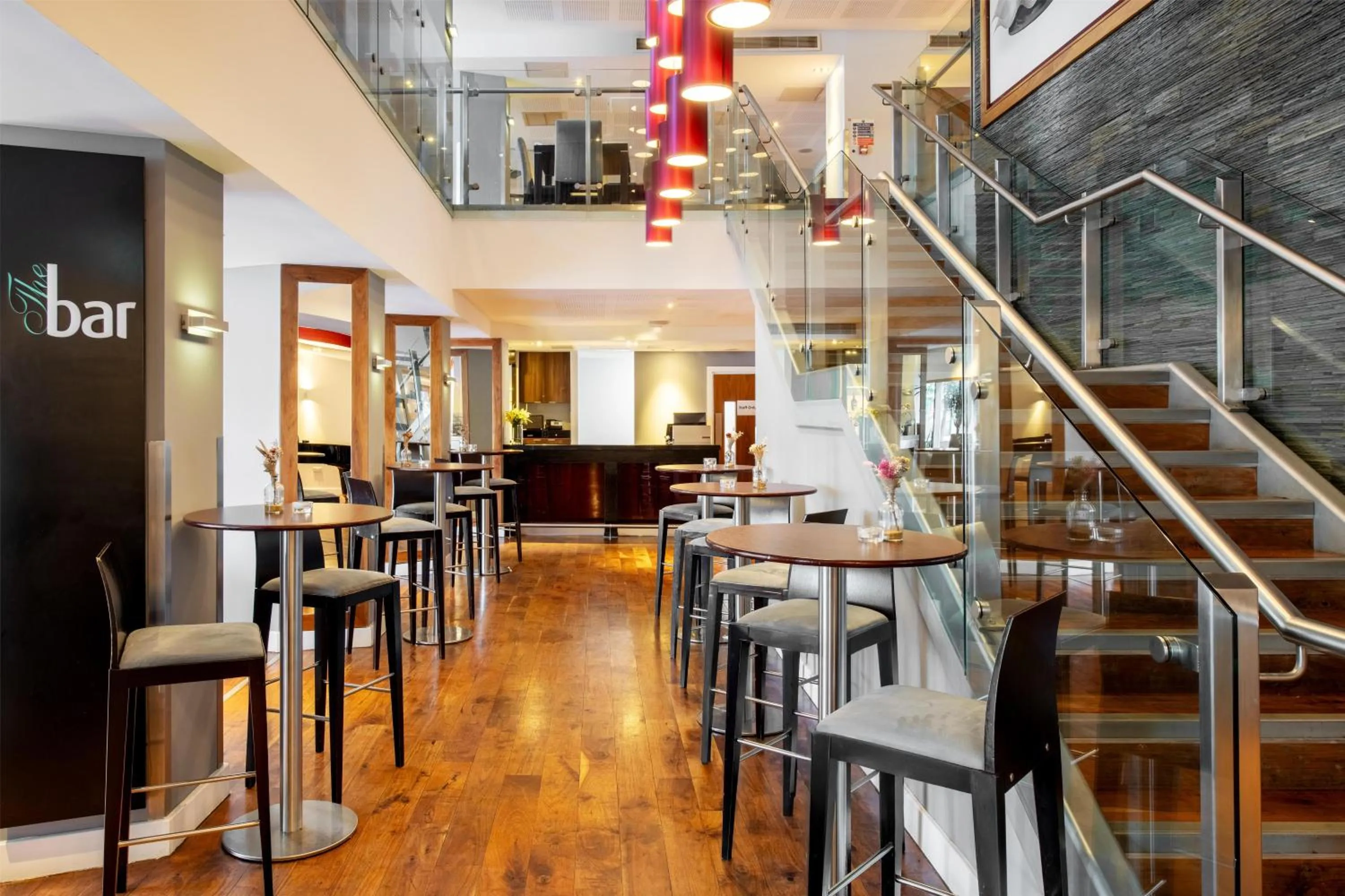 Lounge or bar in Radisson Blu Hotel, Bristol