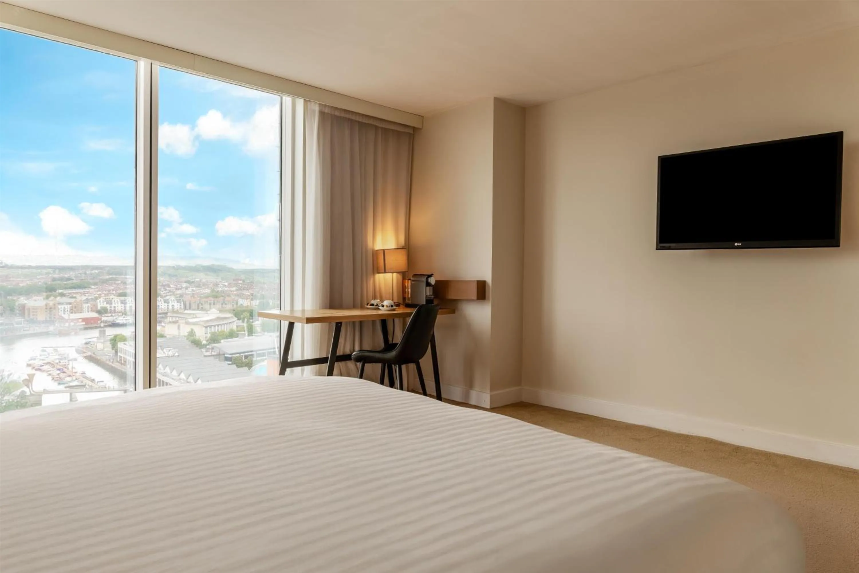 Bedroom, Bed in Radisson Blu Hotel, Bristol