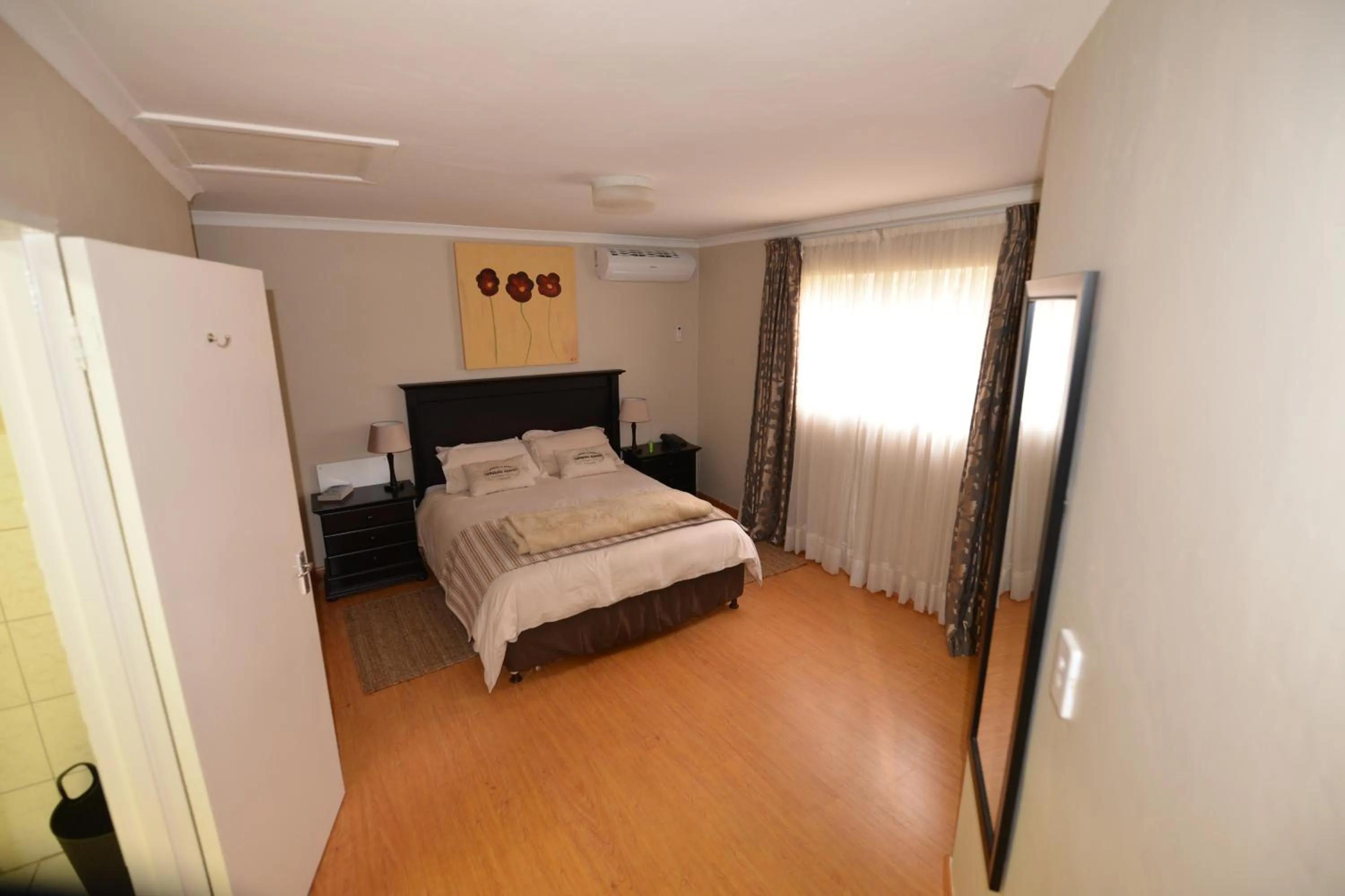 Bedroom, Bed in Attaché Guest Lodge & Health Spa