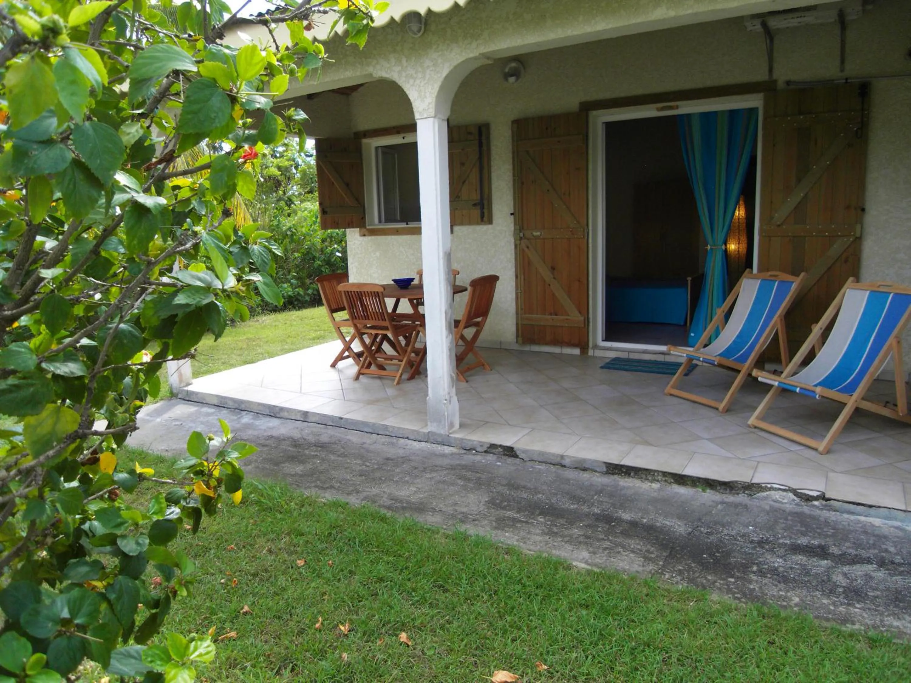 Facade/entrance in Ti-Soleil