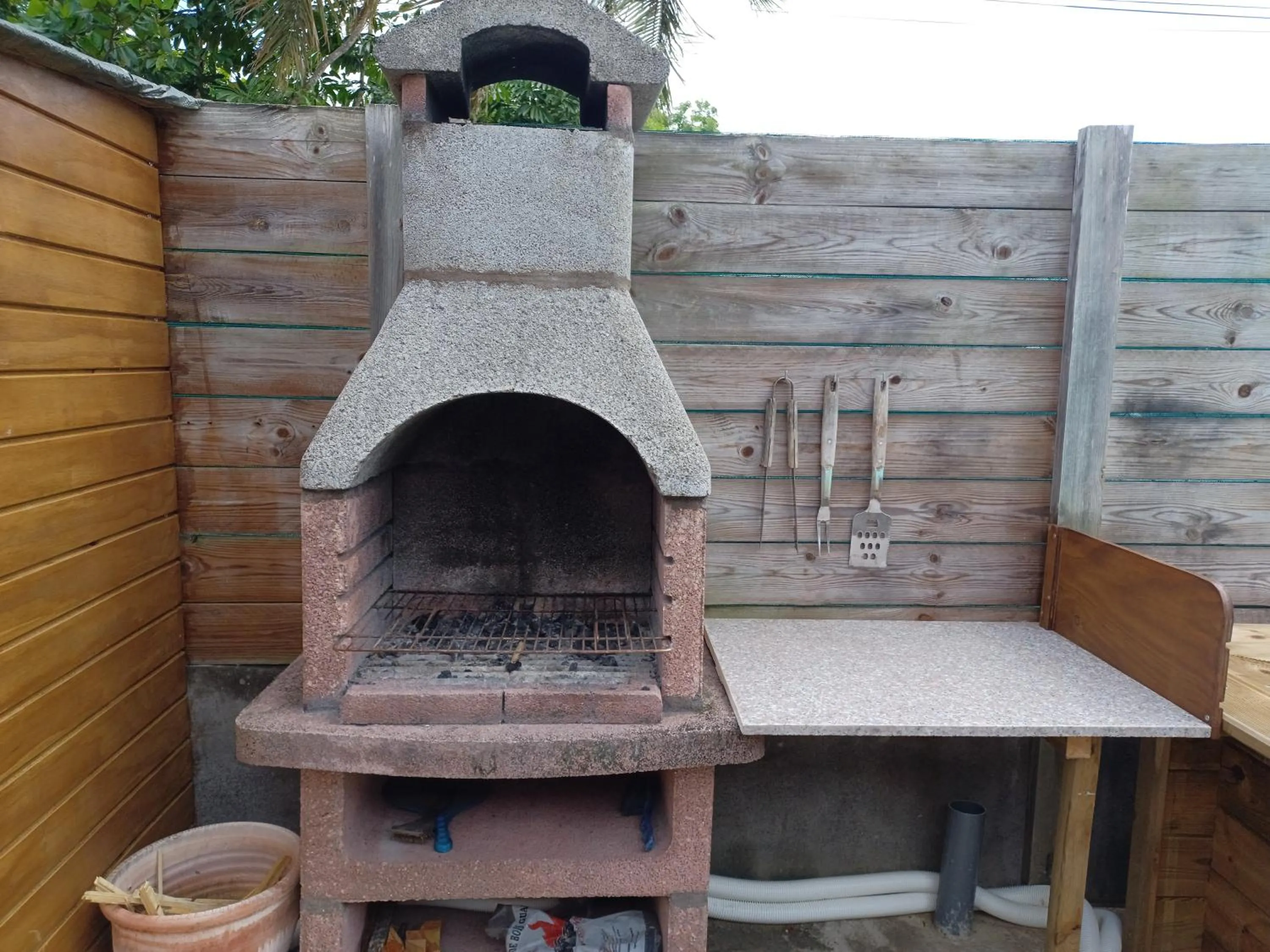 BBQ facilities in Ti-Soleil