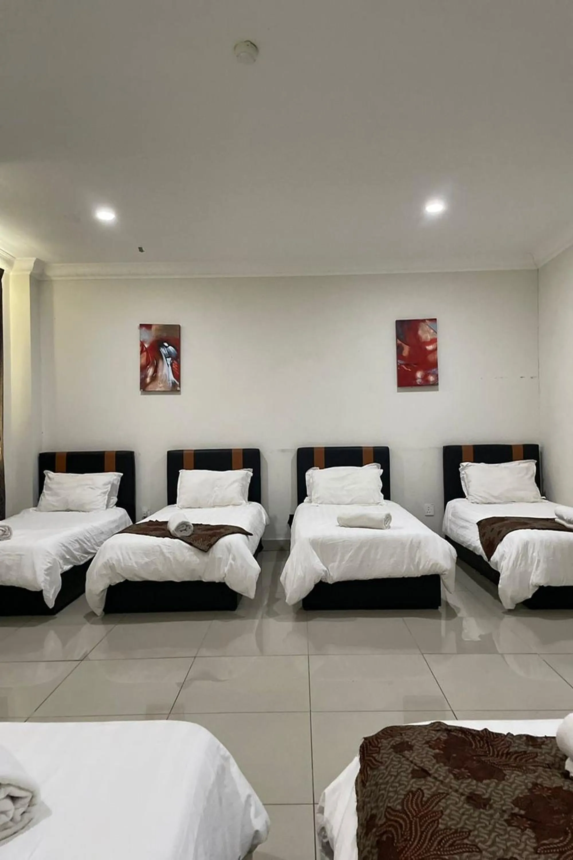 Photo of the whole room, Bed in Hotel Mutiara KGMMB, Melaka