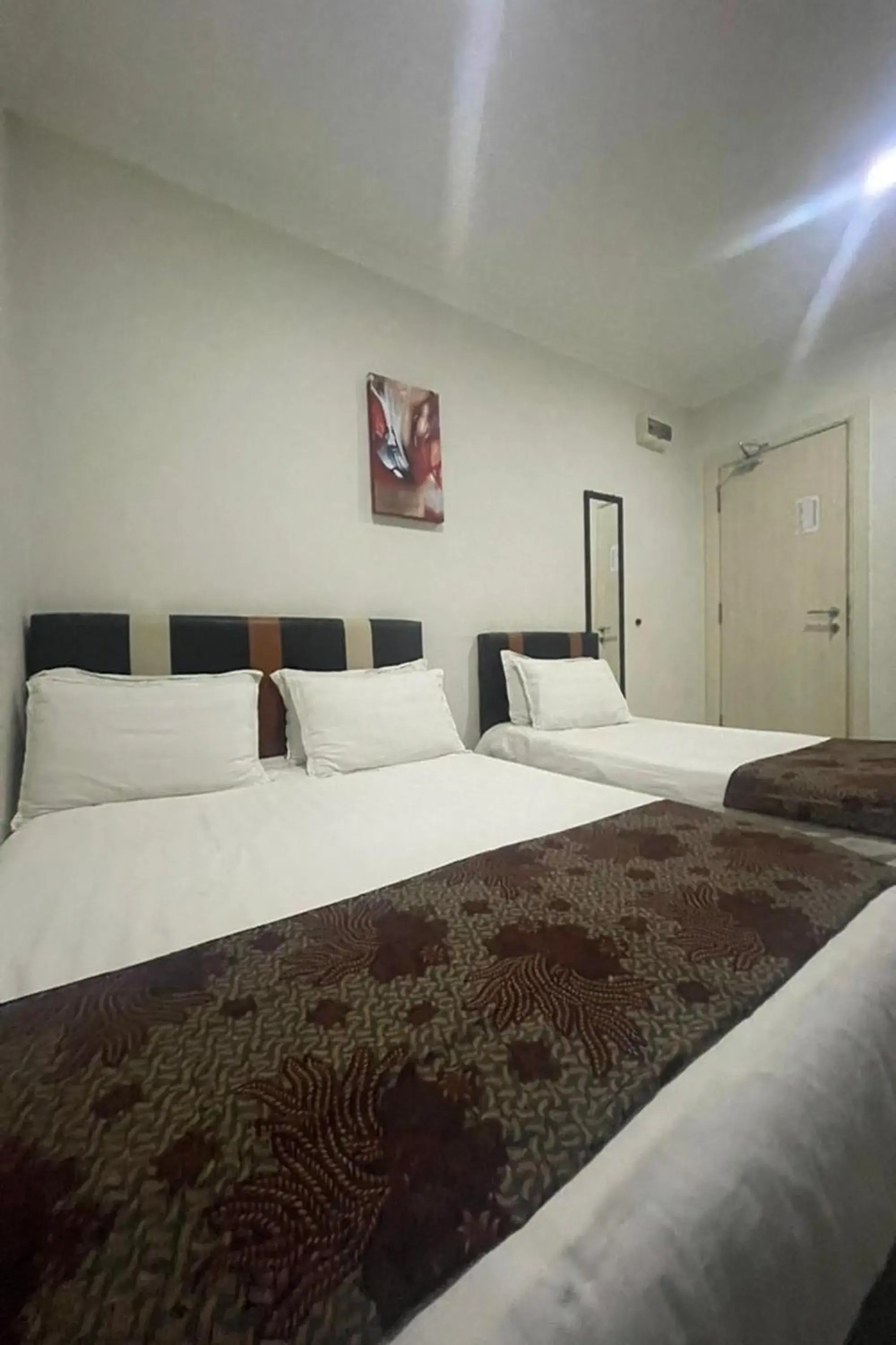 Standard Triple Room in Hotel Mutiara KGMMB, Melaka Standard Triple Room in Hotel Mutiara KGMMB, Melaka