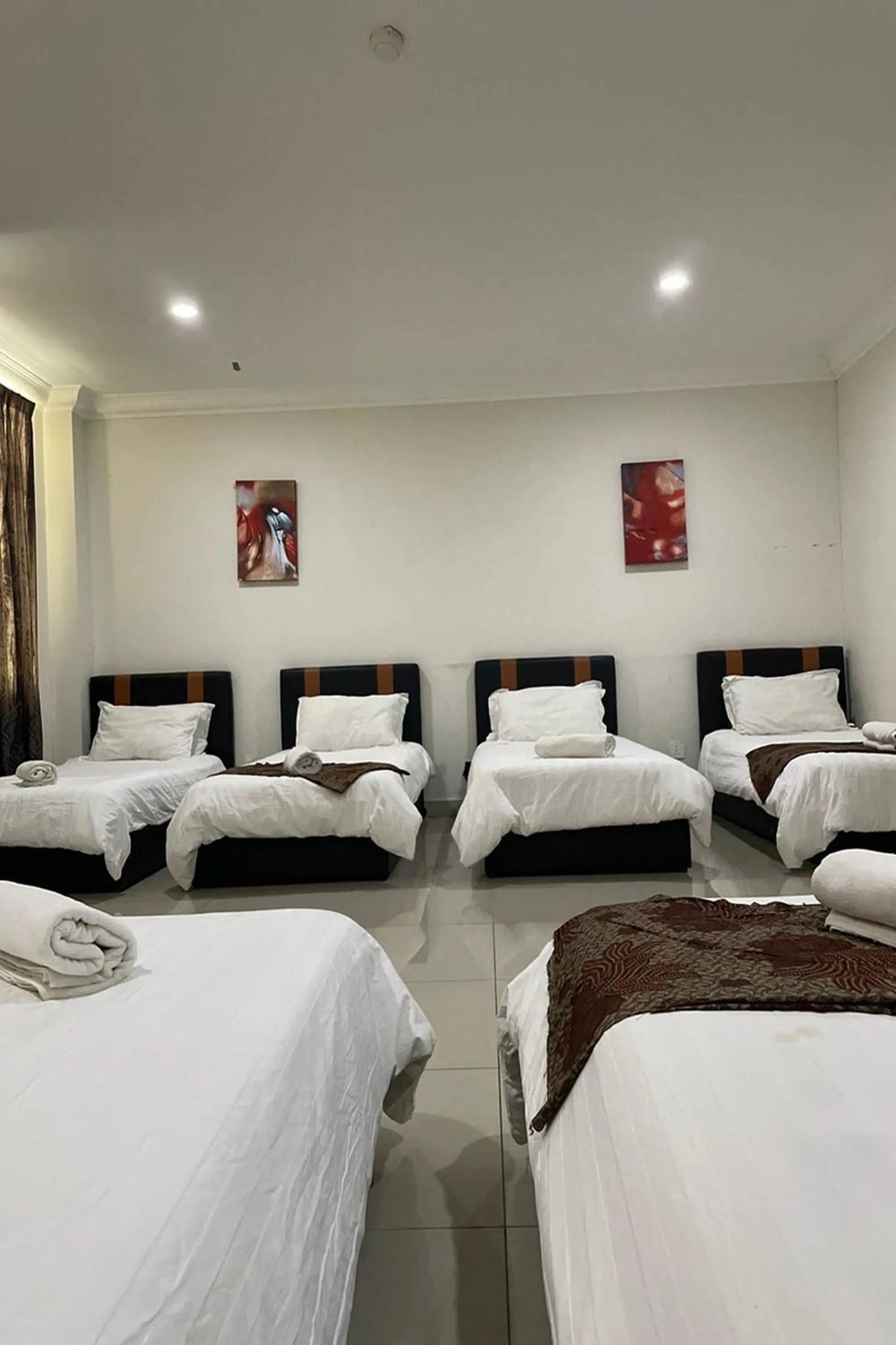 Photo of the whole room, Bed in Hotel Mutiara KGMMB, Melaka
