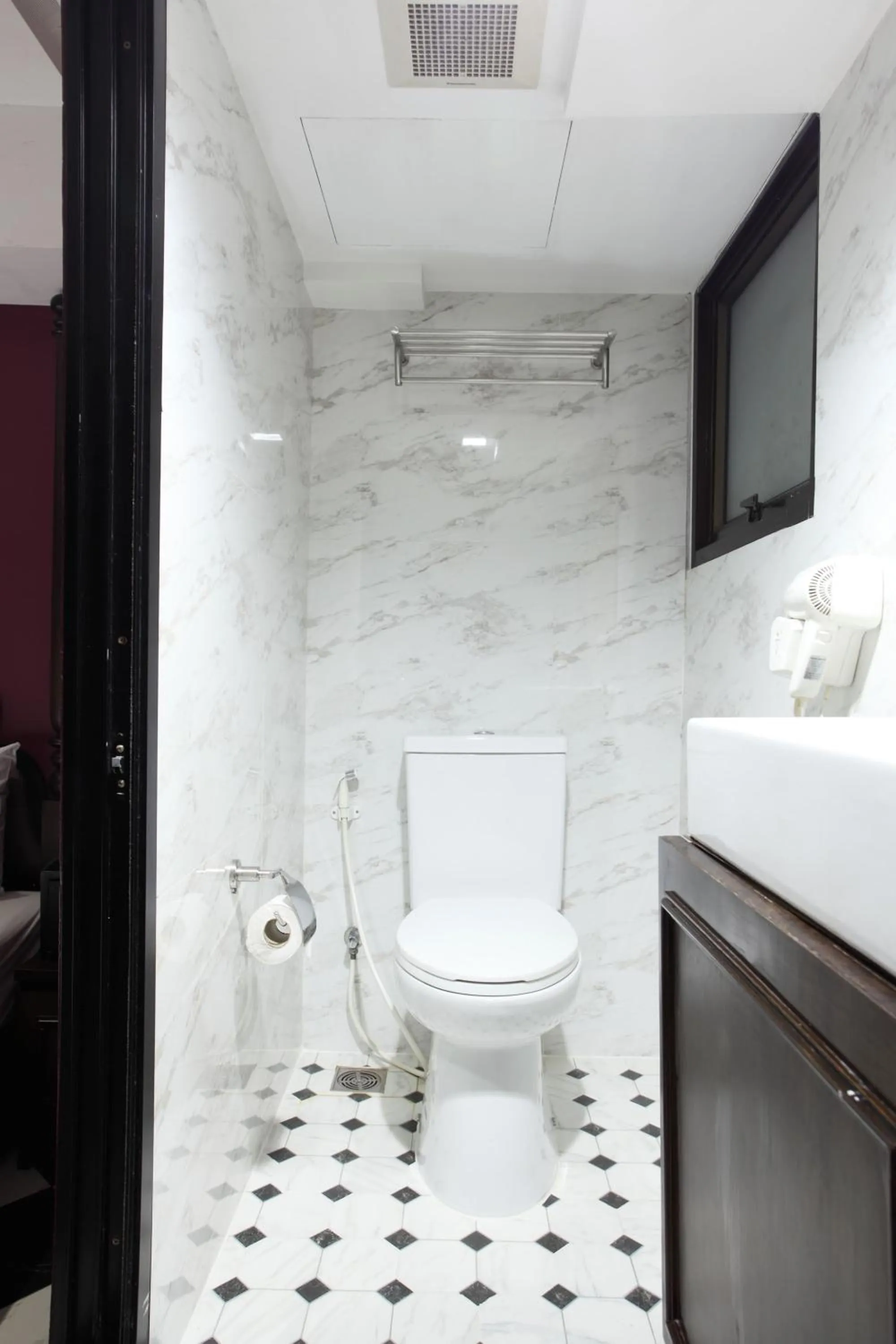 Violet Tower at Khaosan Palace