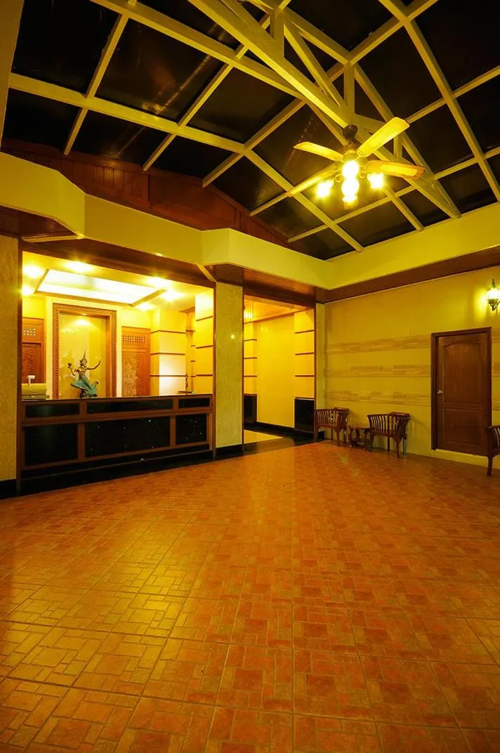 Violet Tower at Khaosan Palace